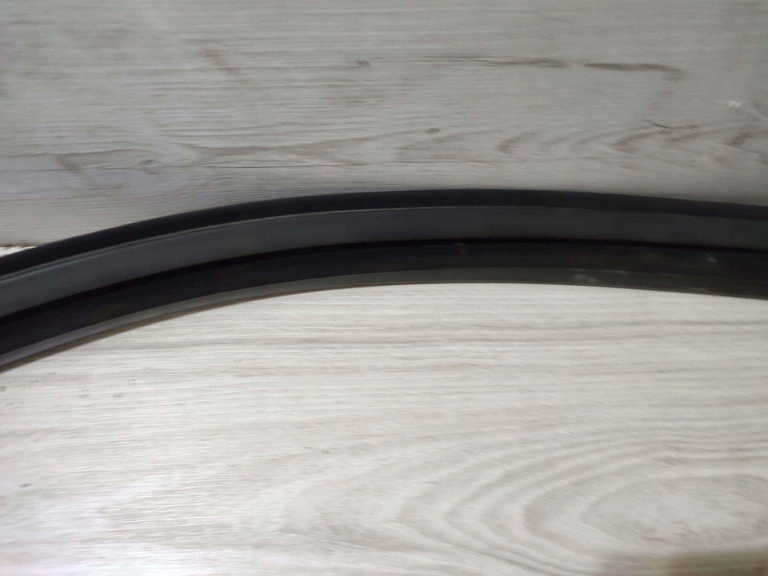 Skoda Scala 2020 front left moulding / gasket windows door przednich