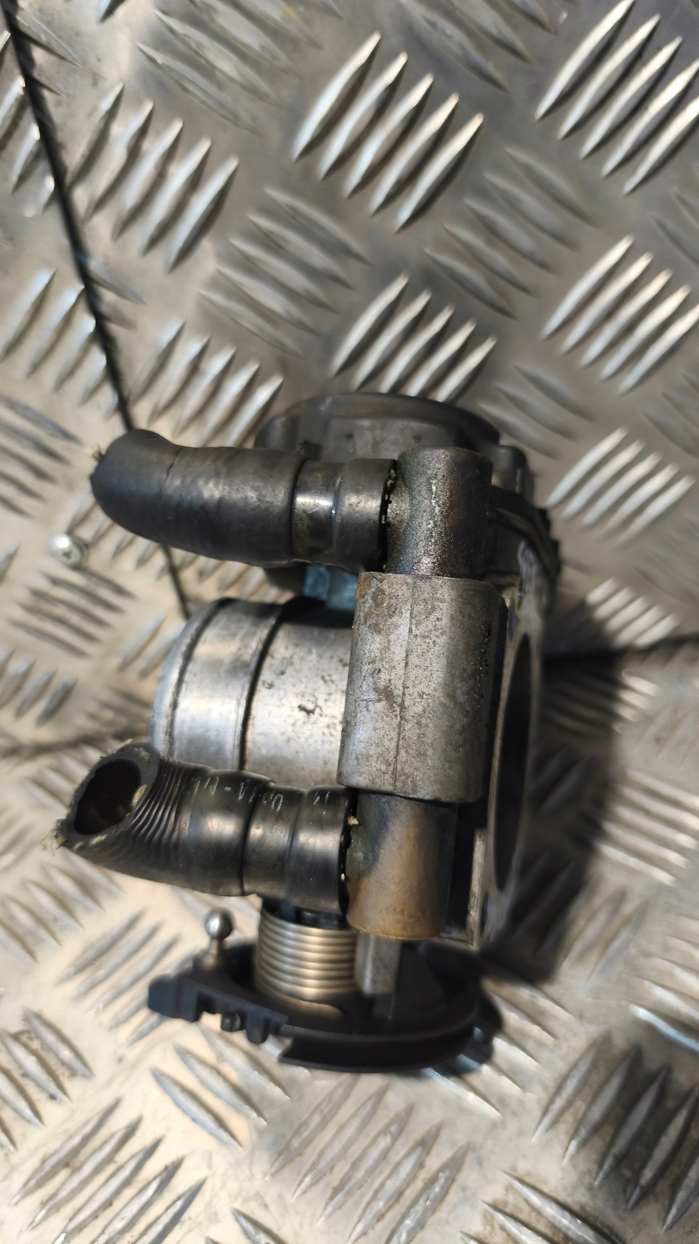 drosselklappenstellmotor AUDI A4B5 1.8B 058133063