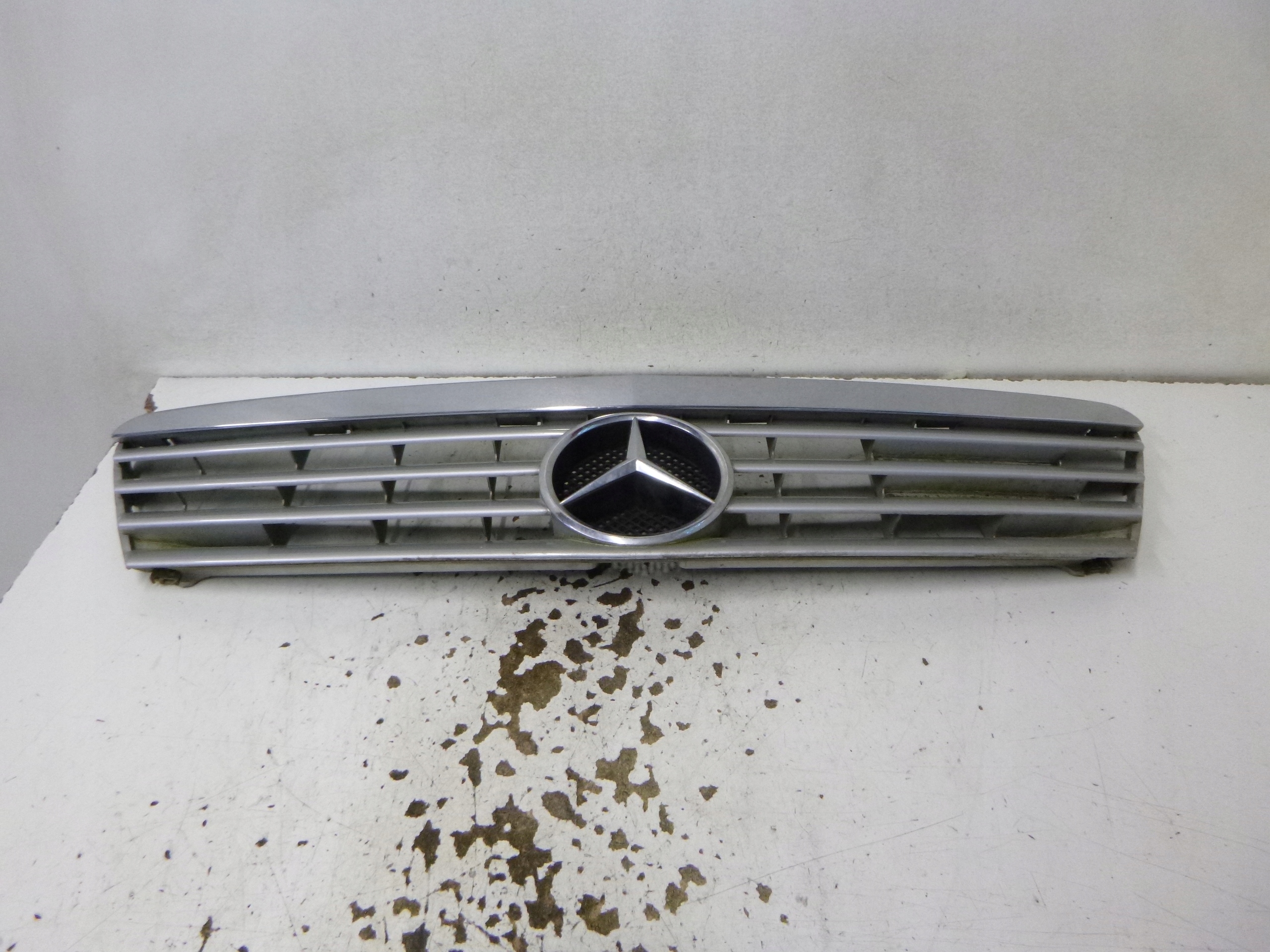 Grill Grill Mercedes W168 A KLASA A 1997–2001 lakier -761