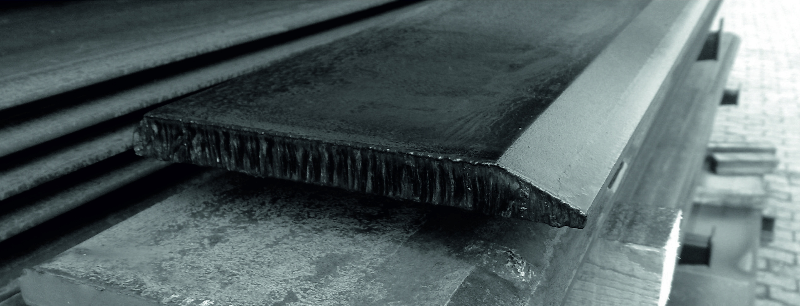 LEMIESZ 300x35 jednostronnie fazowany 500 HB