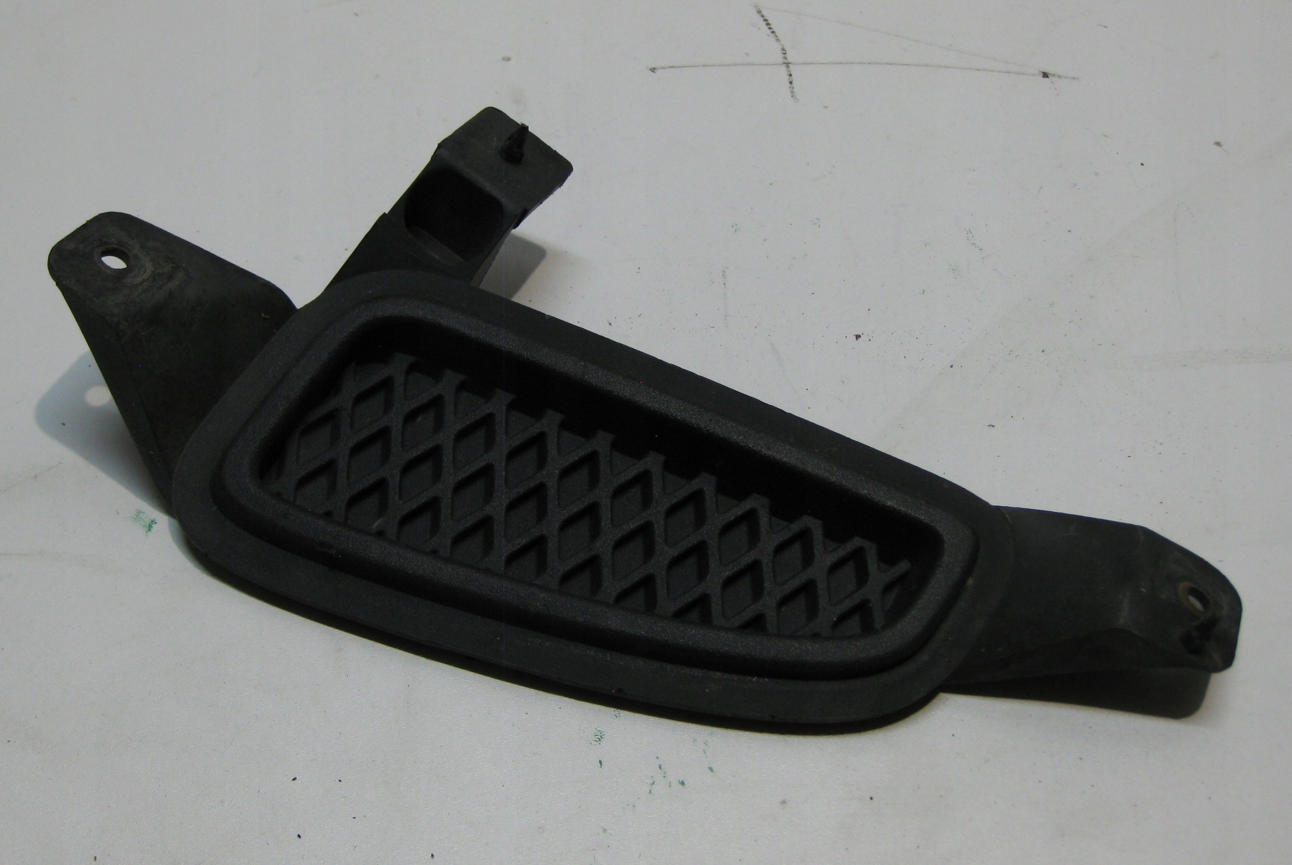 FORD B-MAX 13R 1.0EB grid of a bumper front left AV11-19953-A
