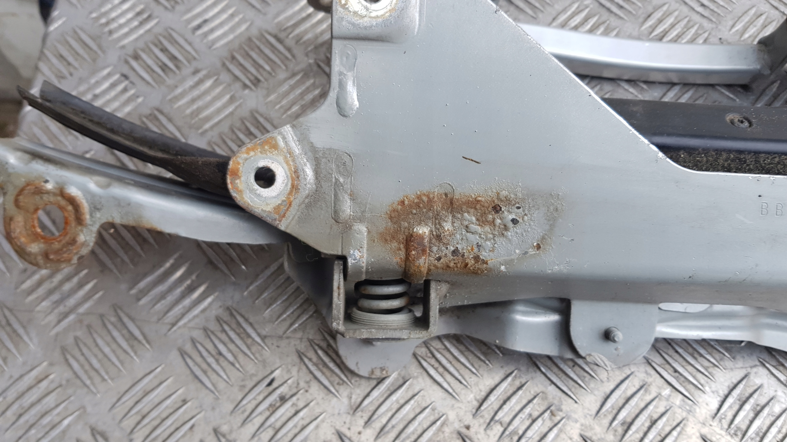 MERCEDES W215 hinge door left A2157200137