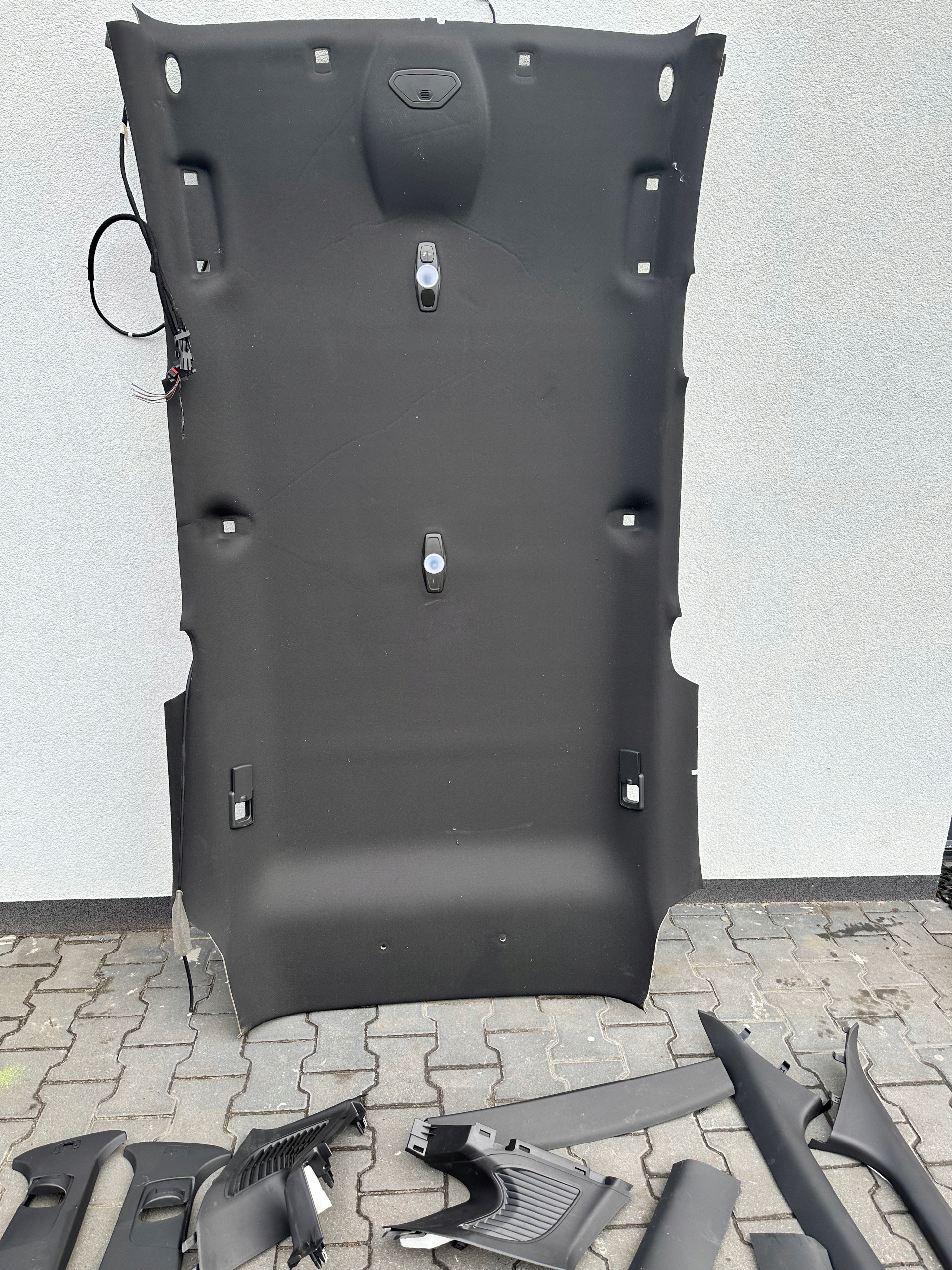 FOCUS MK3 LIFT KOMBI ST PODSUFITKA CZARNA SŁUPKI