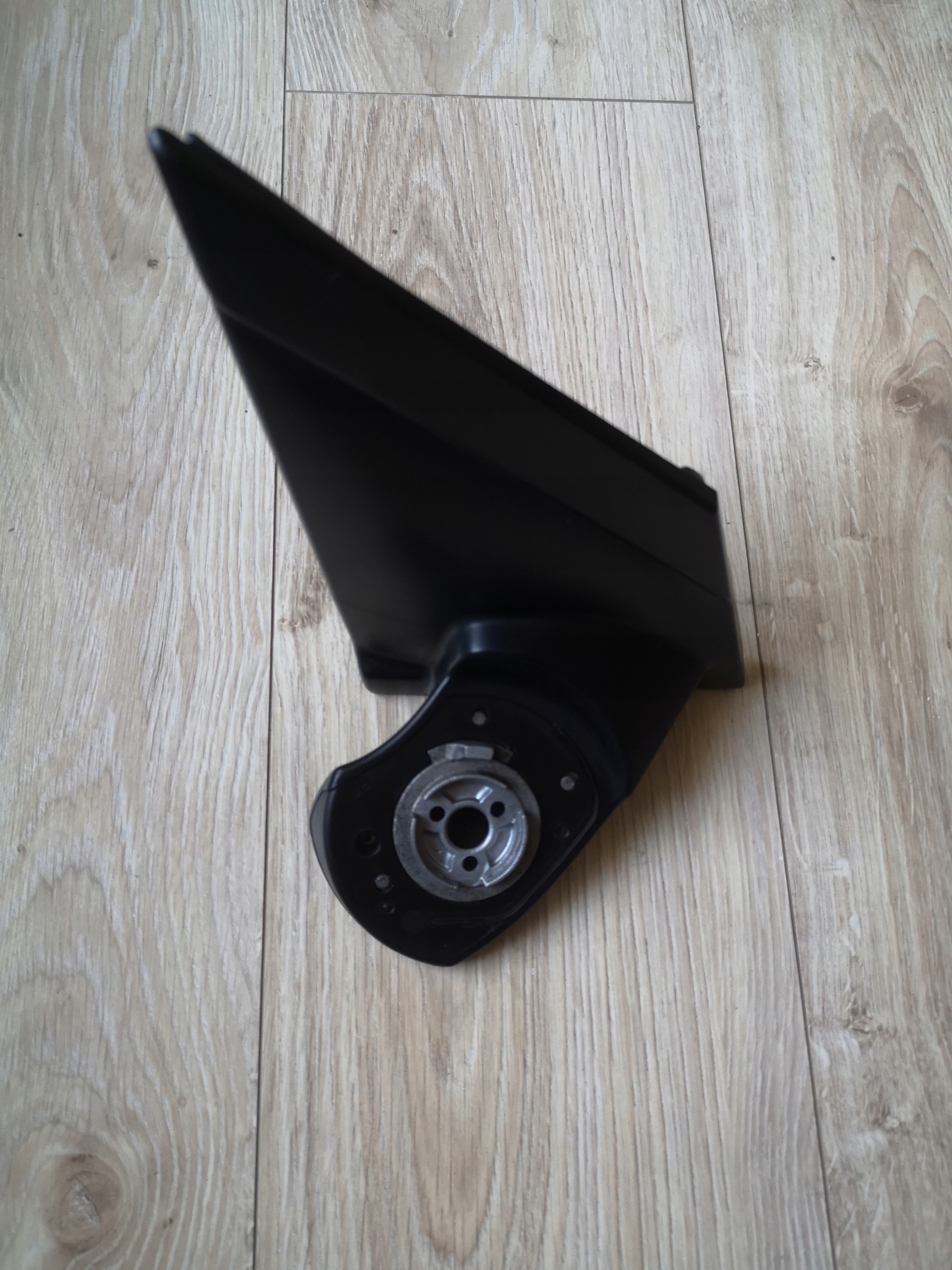 HYUNDAI TUCSON III TRÓJKĄT MOCOWANIA LUSTERKA R- Producent części Hyundai OE