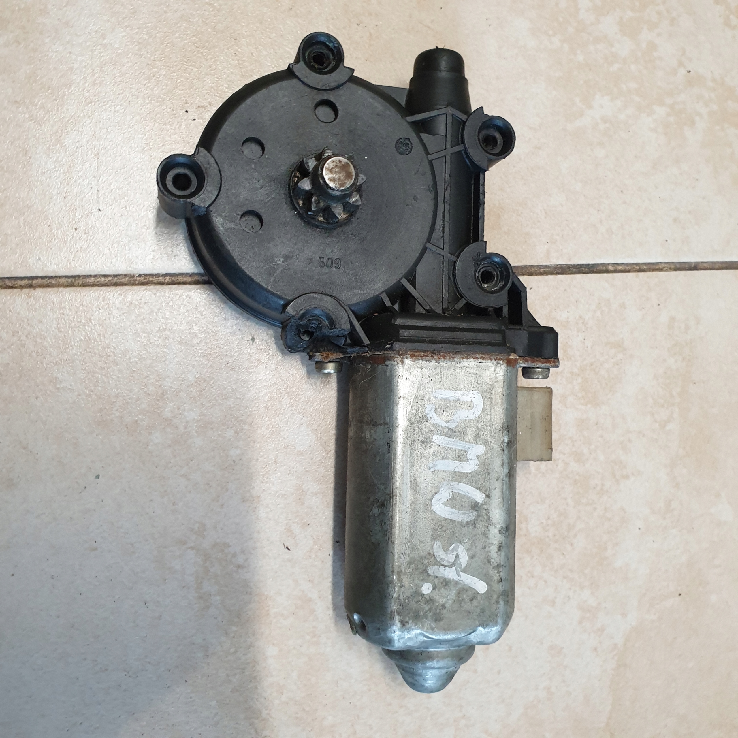 mini motor lifting windows right front BMW 7 E32 OE EU