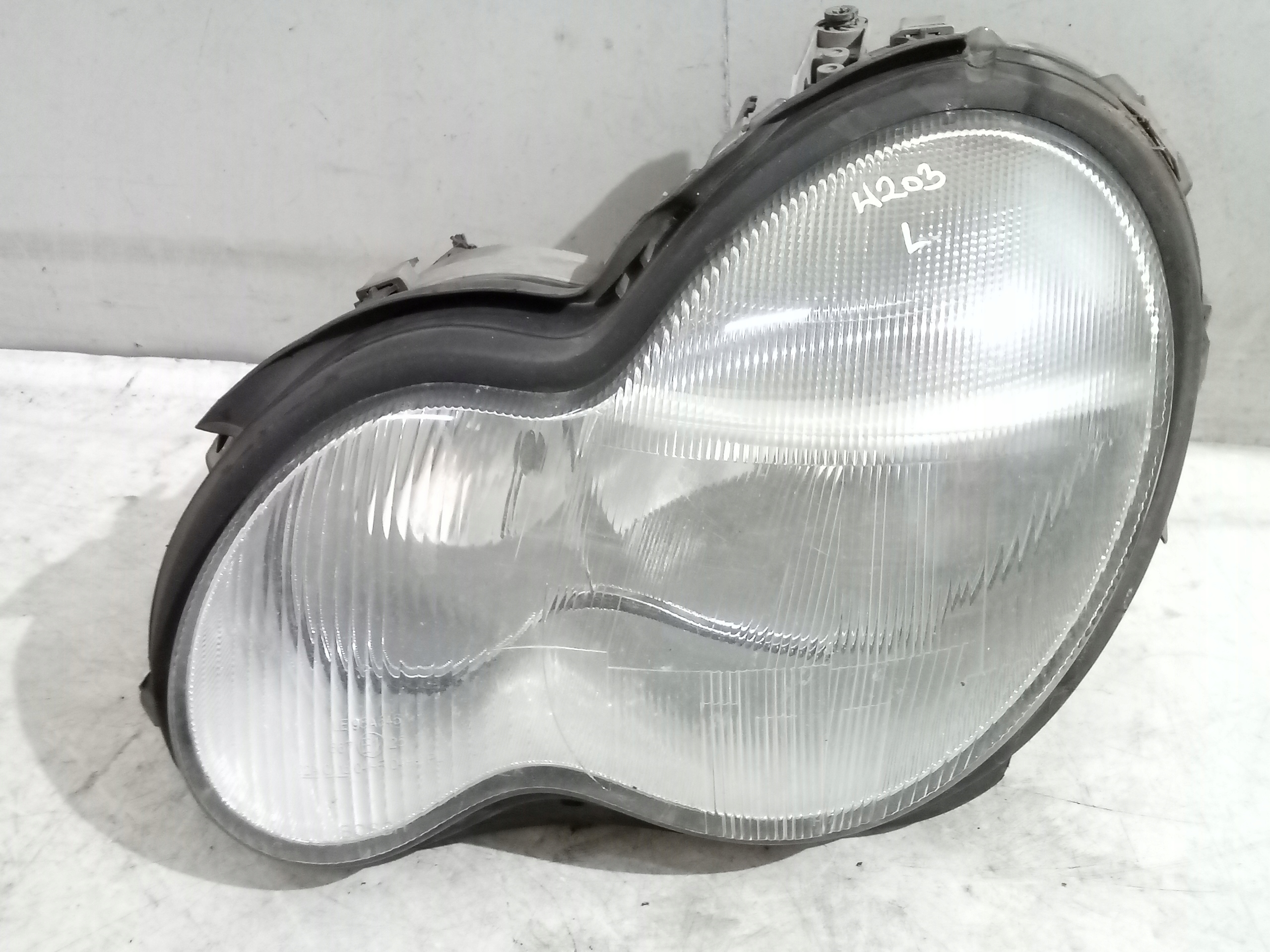 Mercedes C klasa W203 light left front front