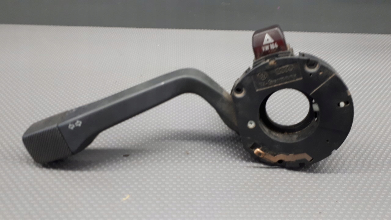 dotsaeqb88 przełącznik kierunkowskazów VW POLO COUPE 1.3 89r