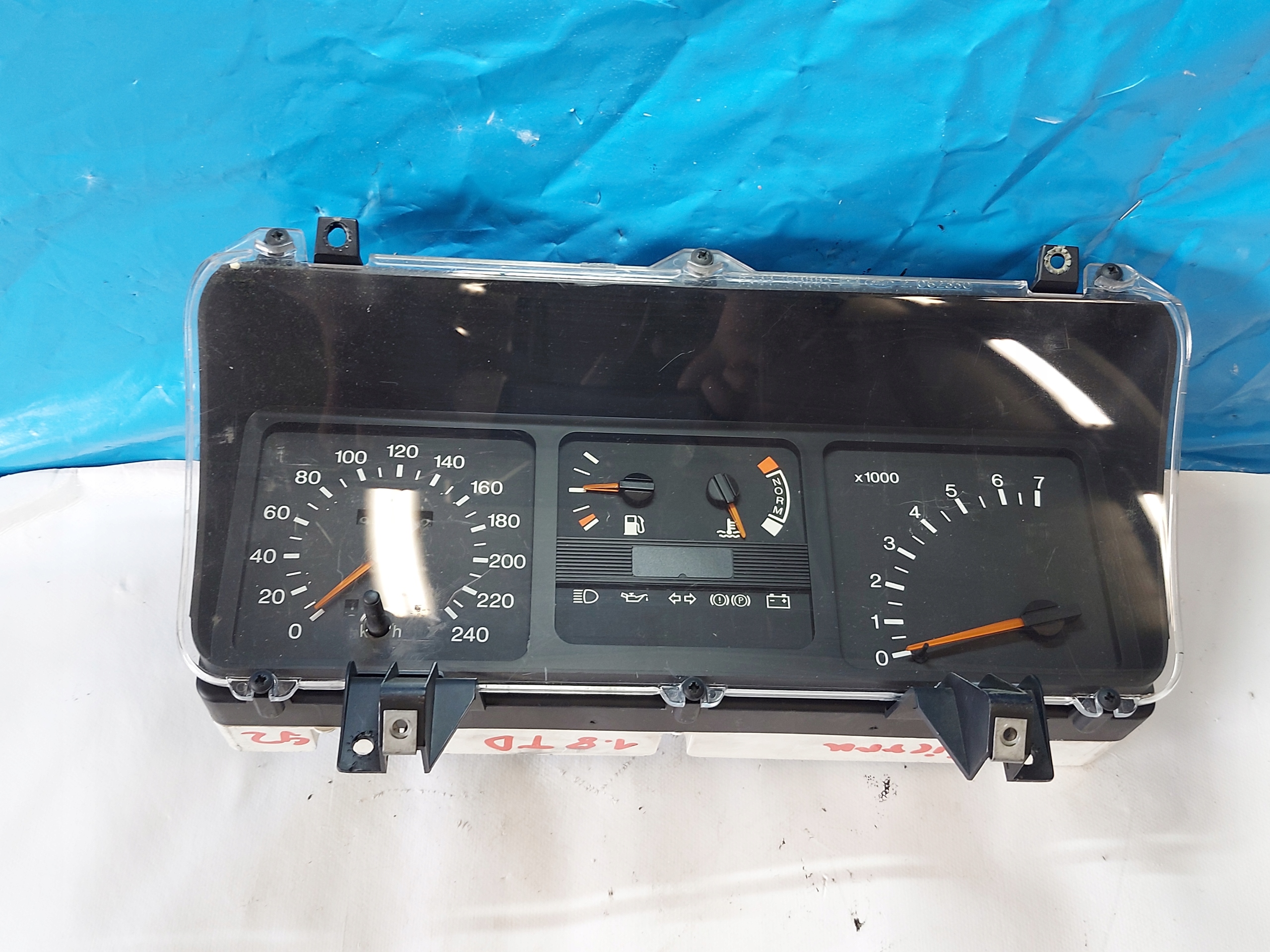 dials clock FORD SIERRA 1.8 CLX TD 88BB10C956AA