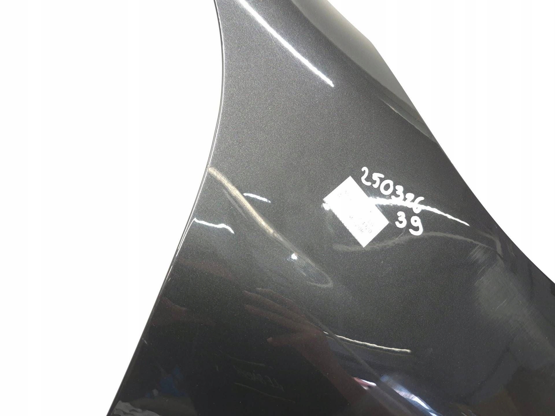 fender right front front MERCEDES CLS W257 C257 LAKIER 831