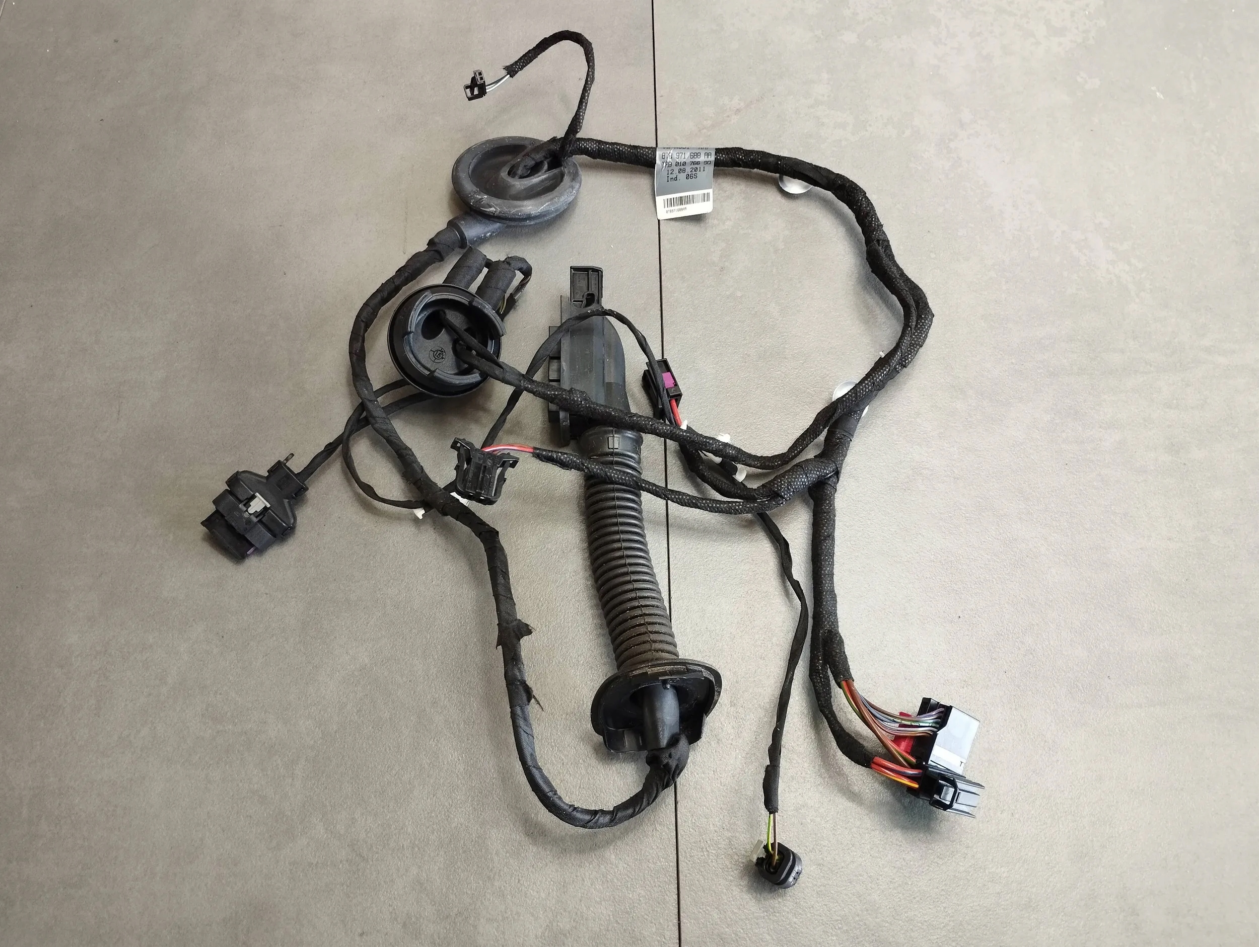 Audi A5 8T bundle door right rear part 8T8971688AA