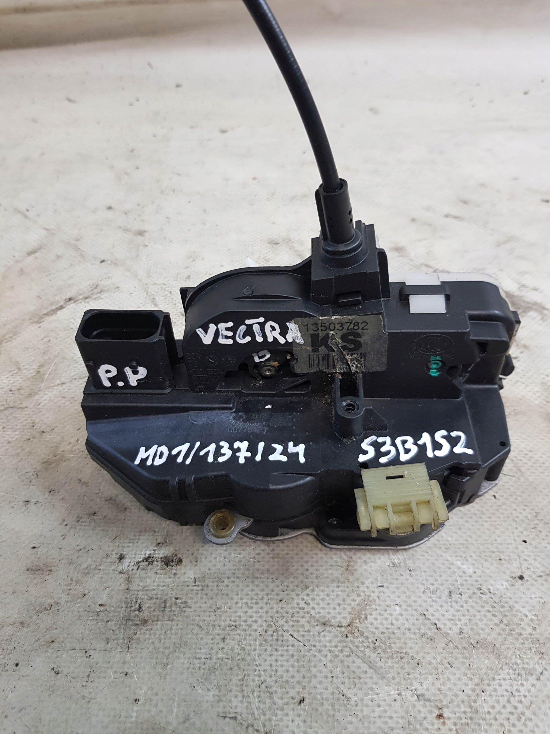 OPEL VECTRA B lock door right front OE 13503782KS