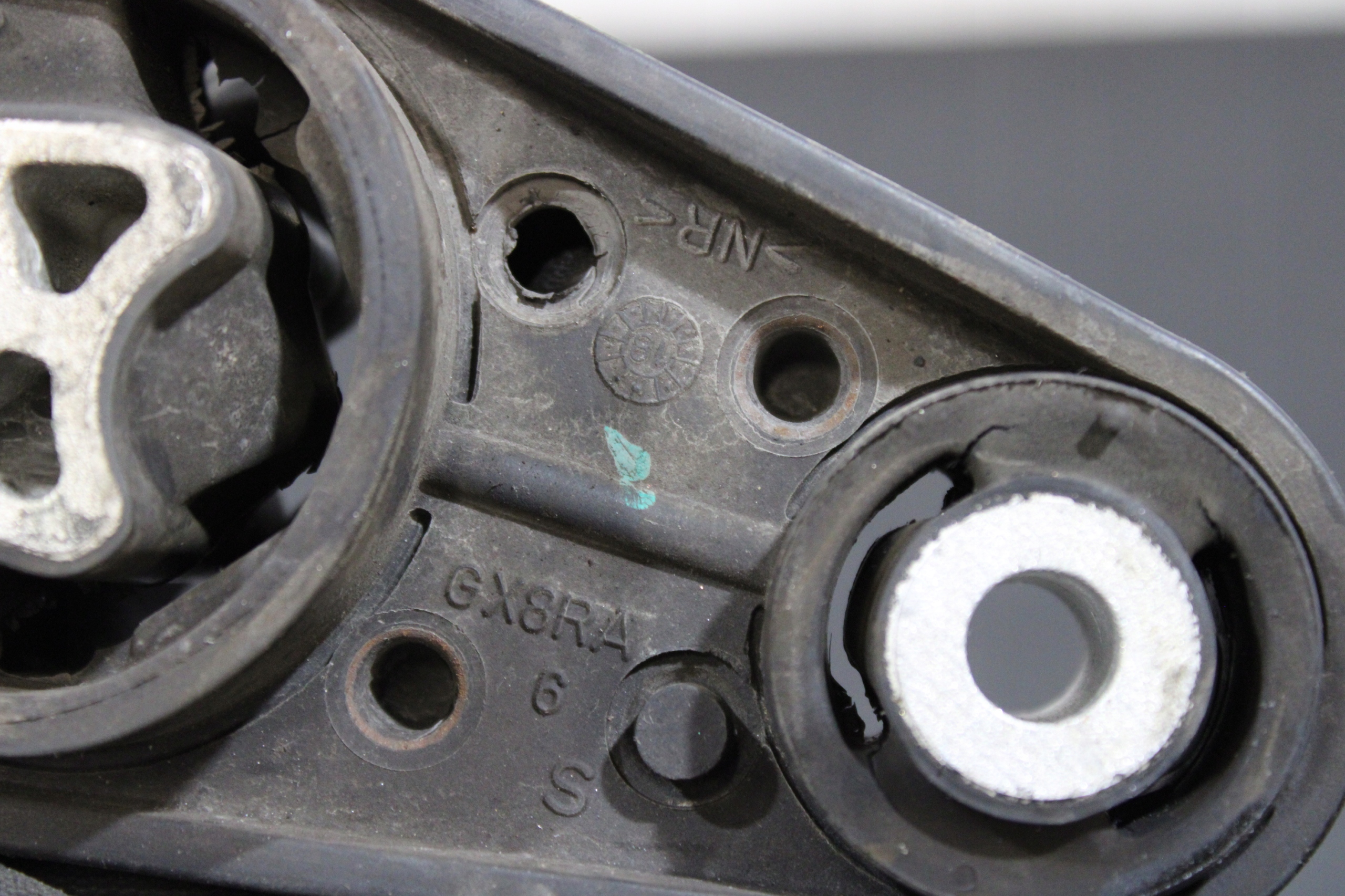 holder engine mount FORD KA+ KA + ACTIVE LIFT