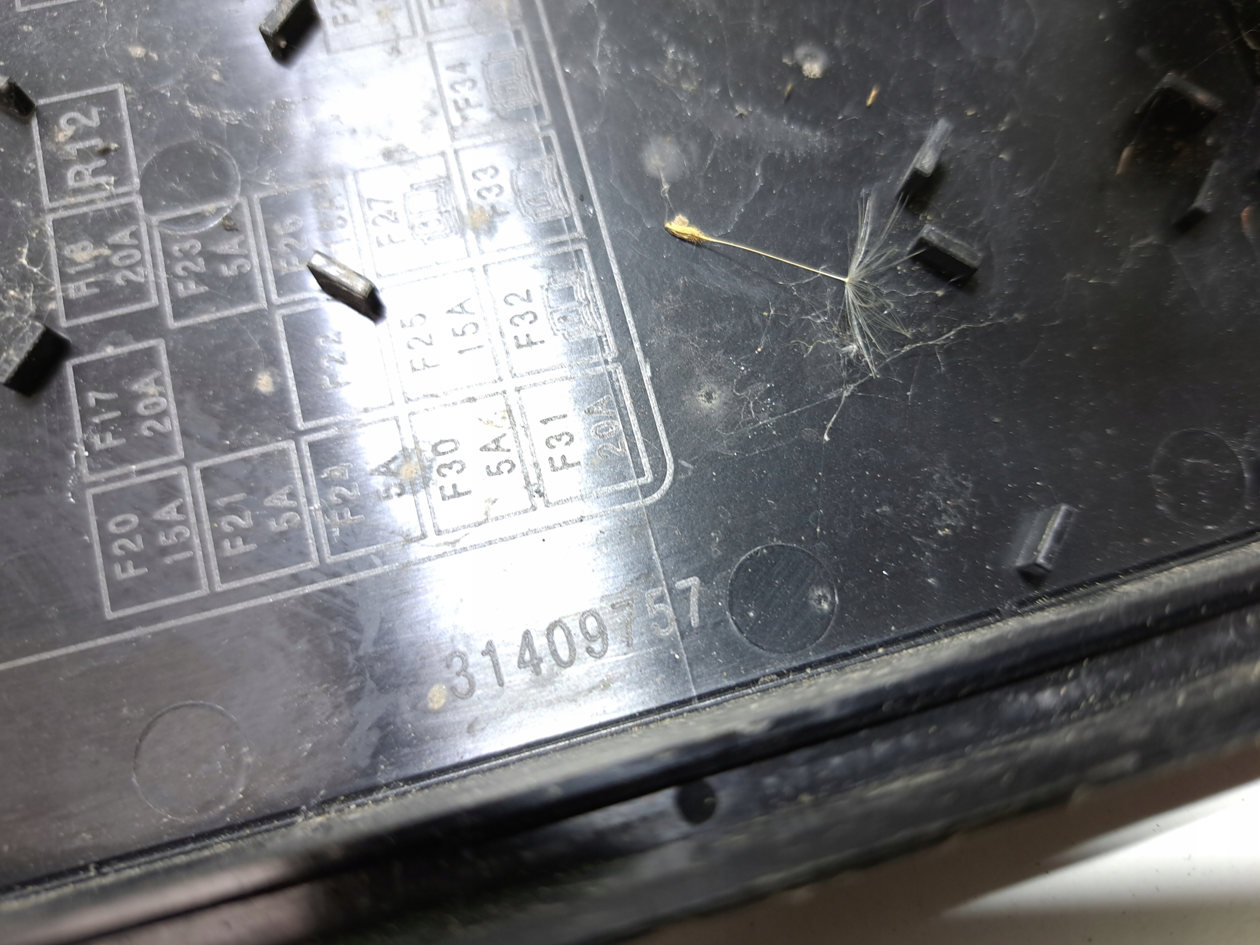 VOLVO V40 II SKRZYNKA BEZPIECZNIKOW MODUL START STOP KLEMA 31409757 Producent części Volvo