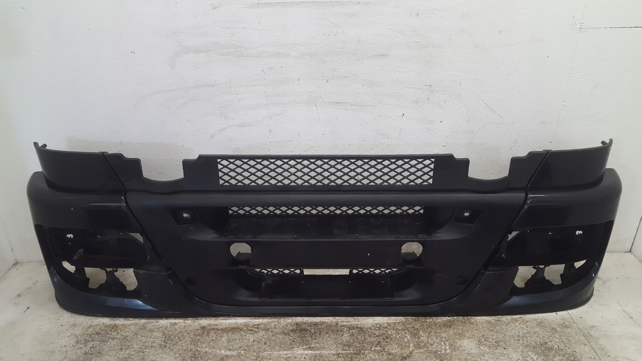 bumper front front IVECO STRALIS and 504173474 / 504173504 2007 - 2012