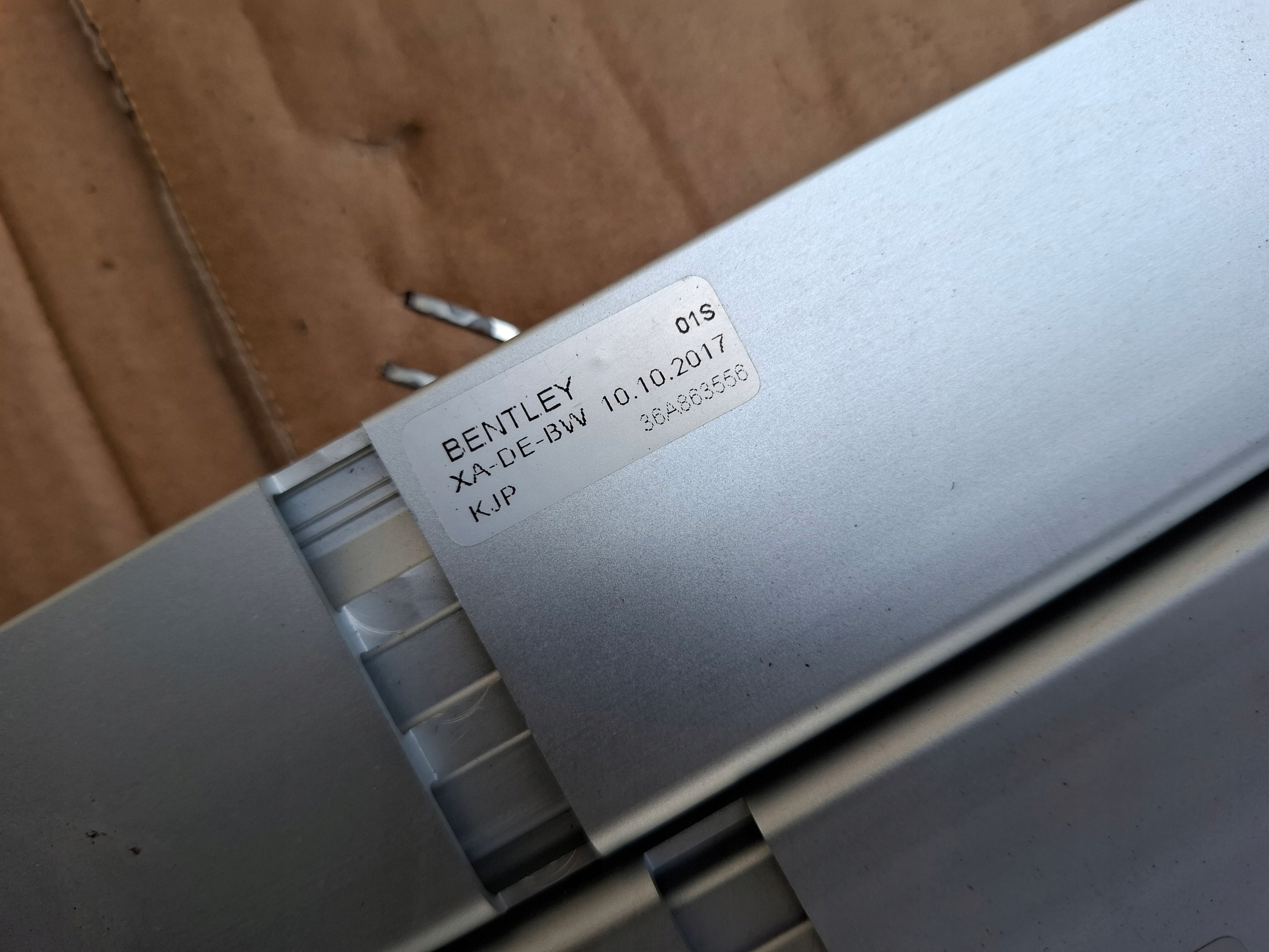 mouldings MOCUJACE SZYNY boot BENTLEY BENTAYGA 17r