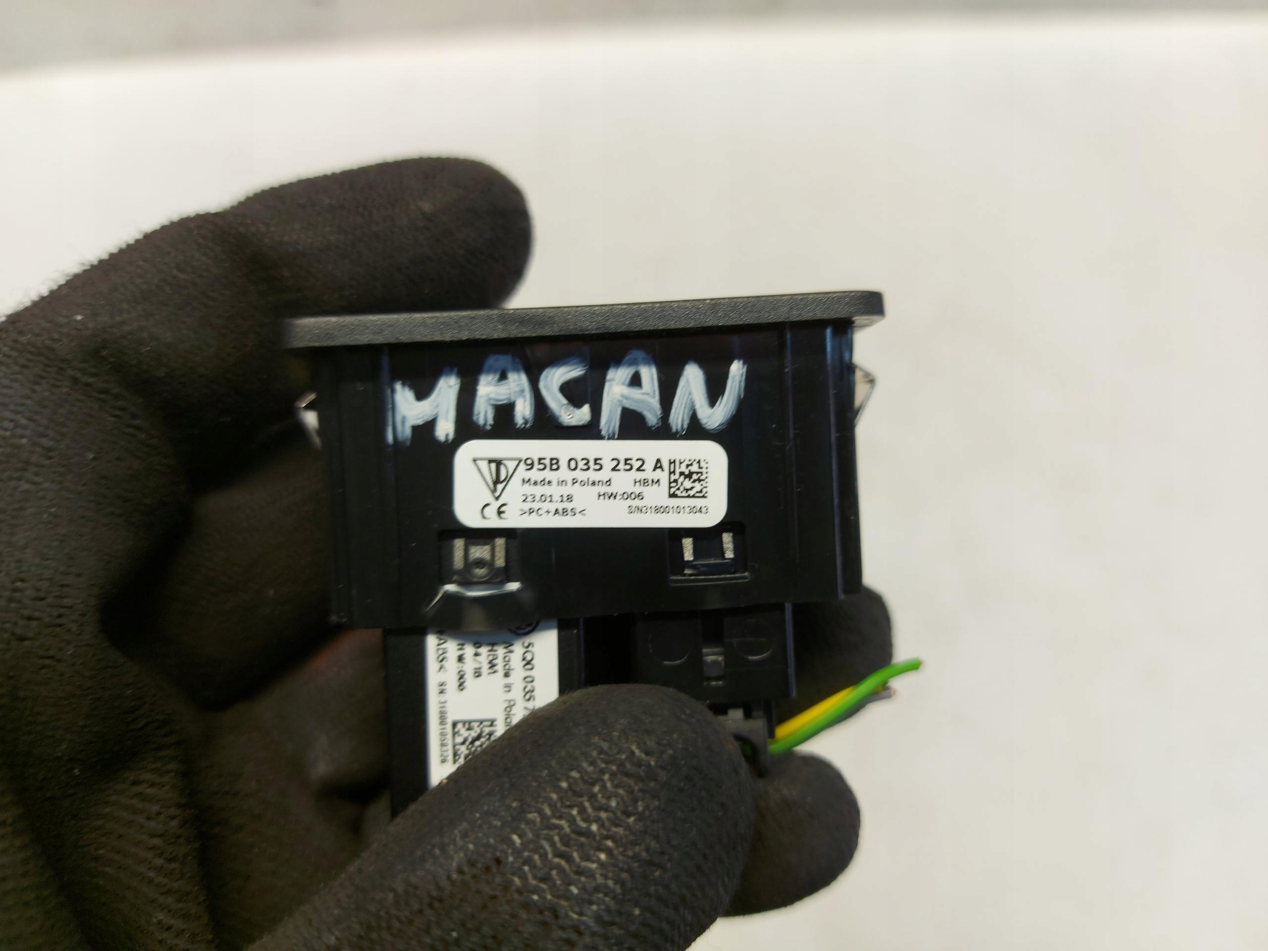 PORSCHE MACAN 95B adapter USB AUX 95B035252A