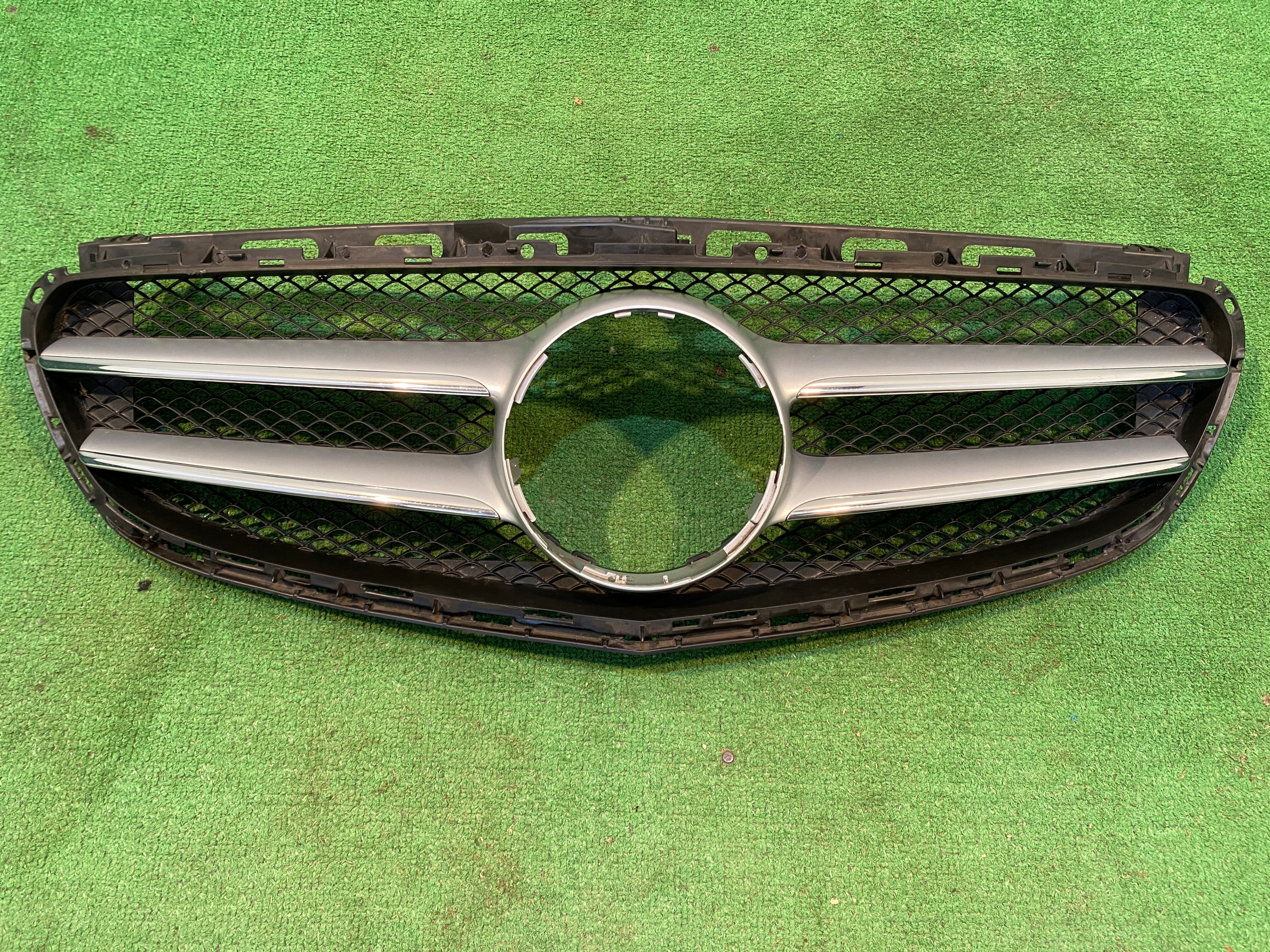 Mercedes-Benz E-Klasse W212 Kühlergrill FRONTGRILL Kühlergitter - Thumbnail 1