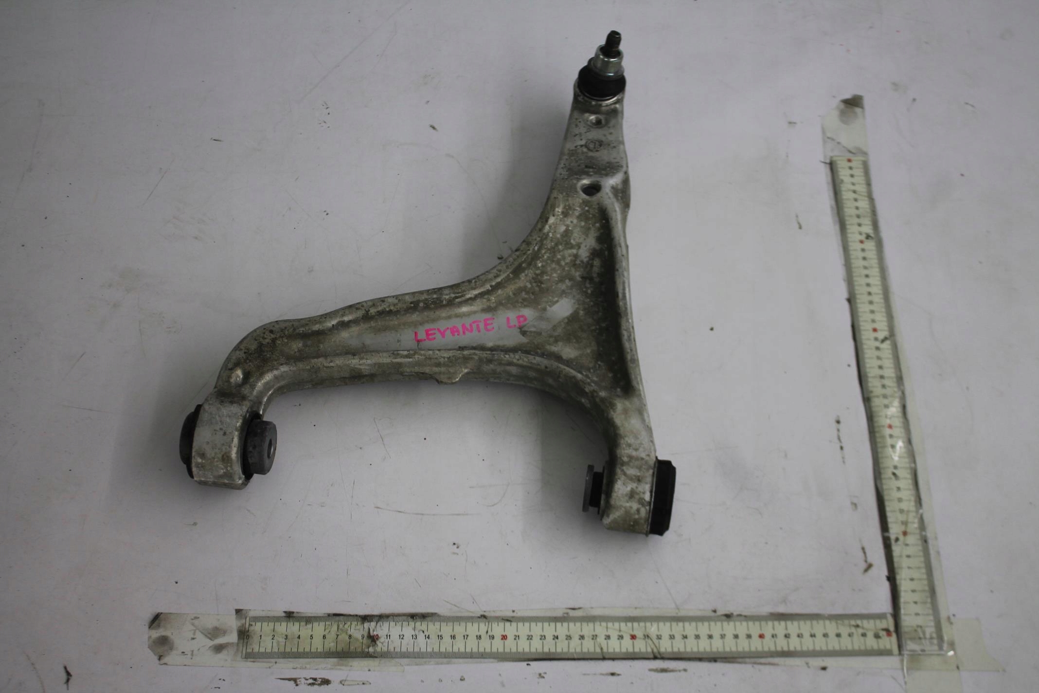 arm left front front MASERATI LEVANTE 16