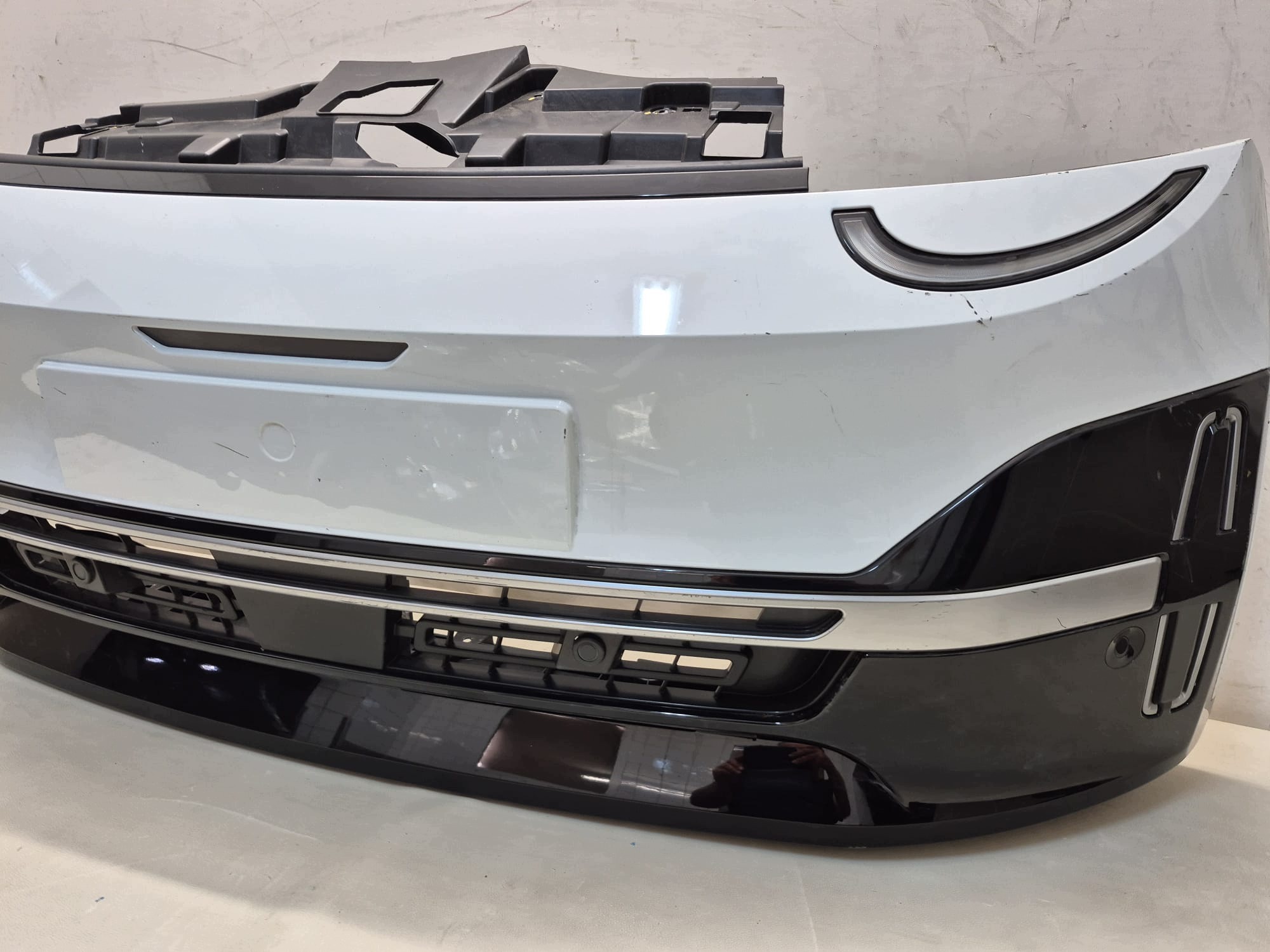 NISSAN MICRA K15 E-TECH VI 25- bumper front front PDC 8037040