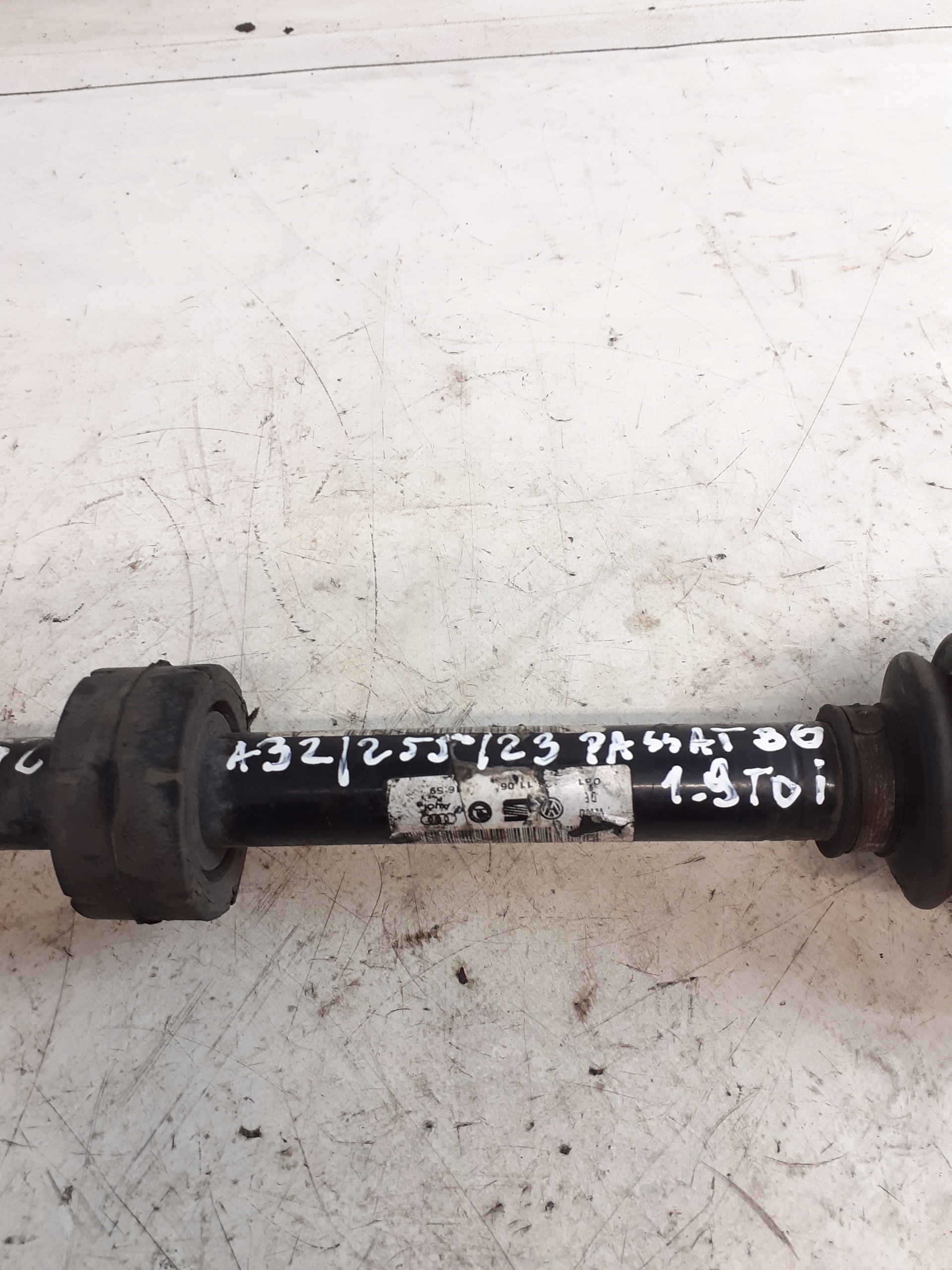 VW PASSAT B6 semi-axis left short. 2.0 TDI