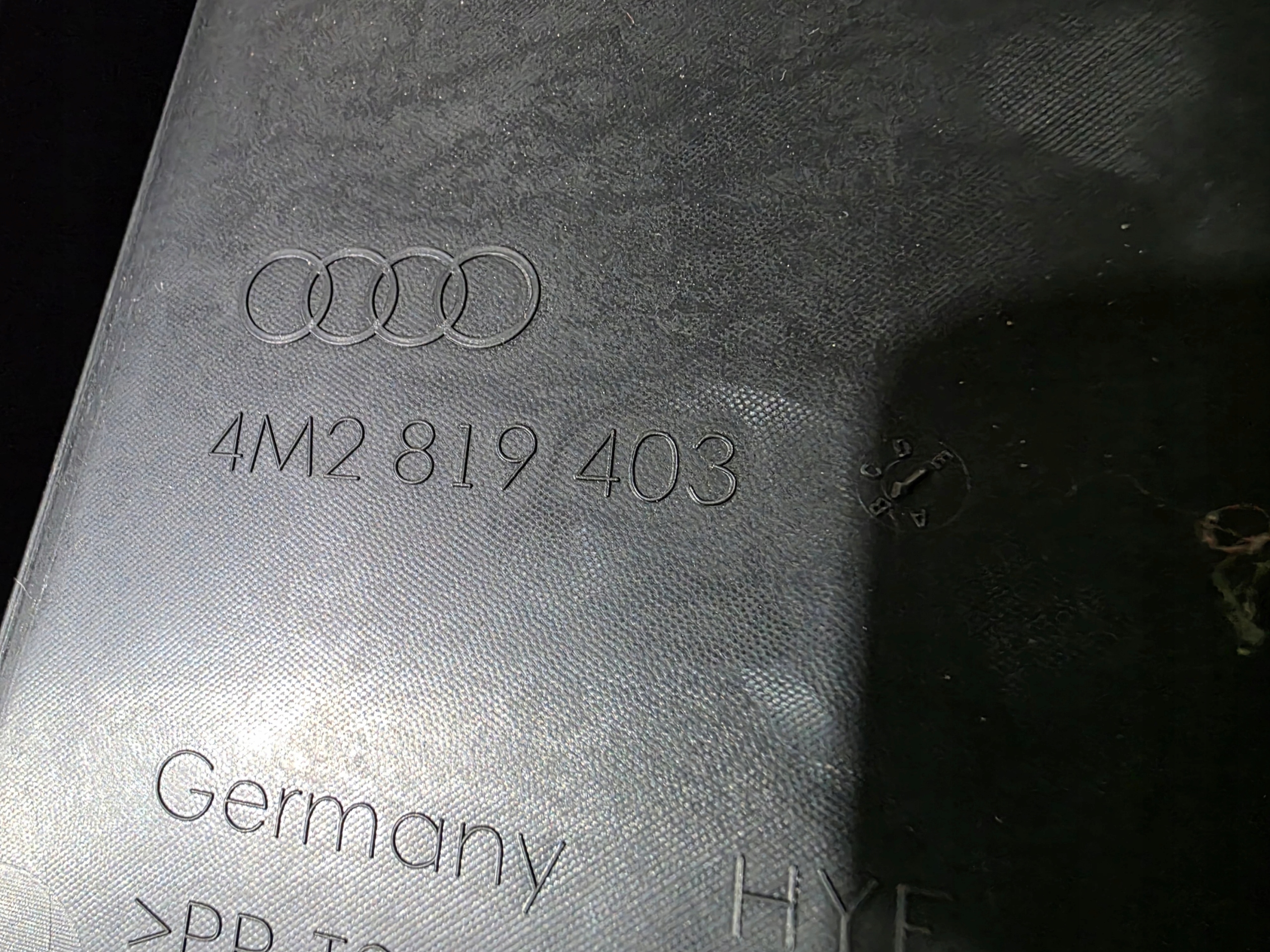 torpedo plastic AUDI Q7 4M 4M2819403 UK