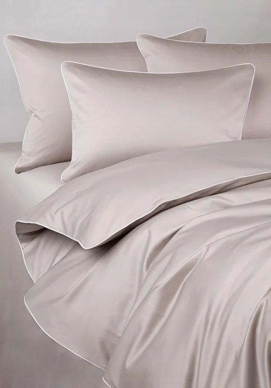 Posteľná Bielizeň San Antonio 180x200 latte béžová s bielou lemovkou Maro Home