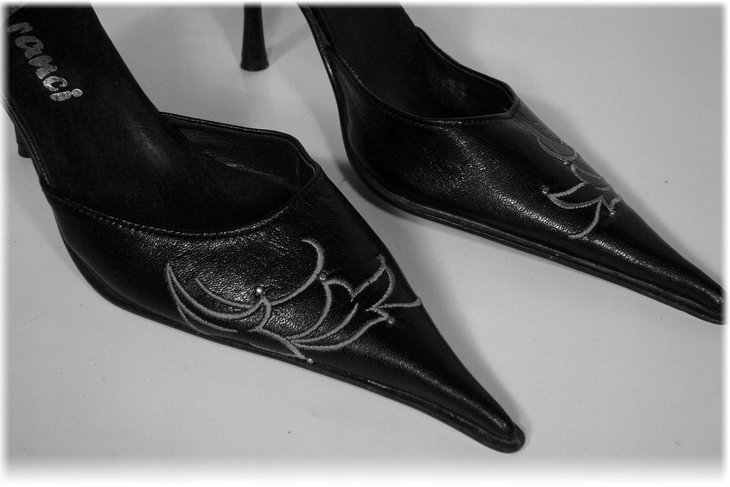 SZPILKI SZPILECZKI ARANCI BUTY HAFTOWANE CZUŁENKA