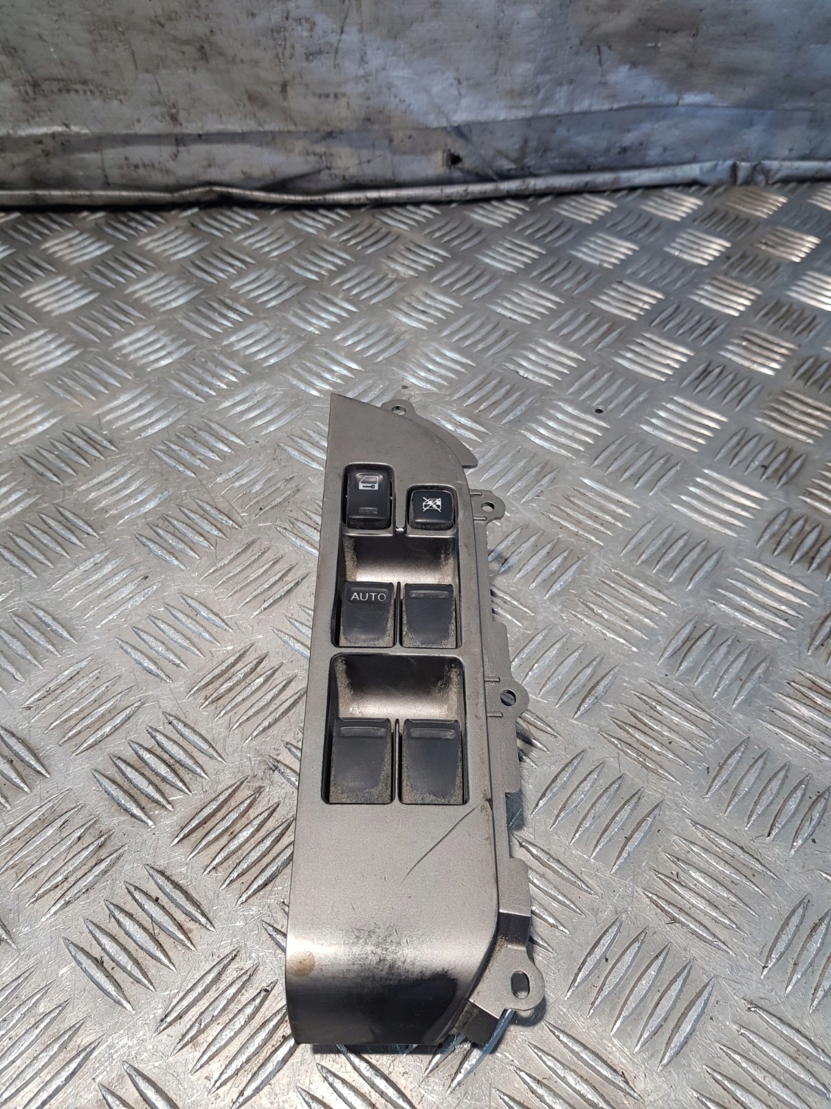 window control switch NISSAN X-TRAIL T30