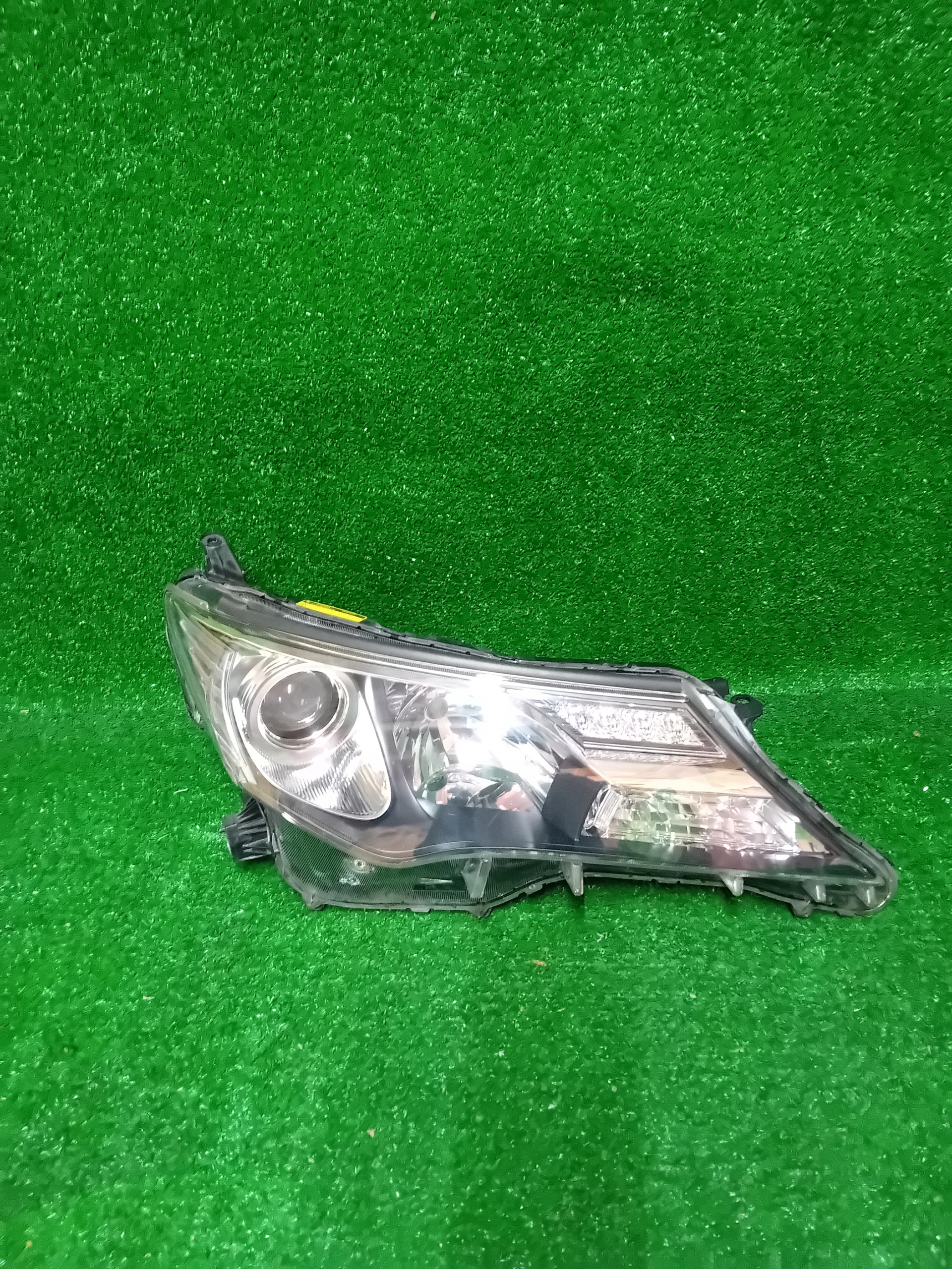 REFLEKTOR right XENON TOYOTA RAV4 IV 13- NR.R