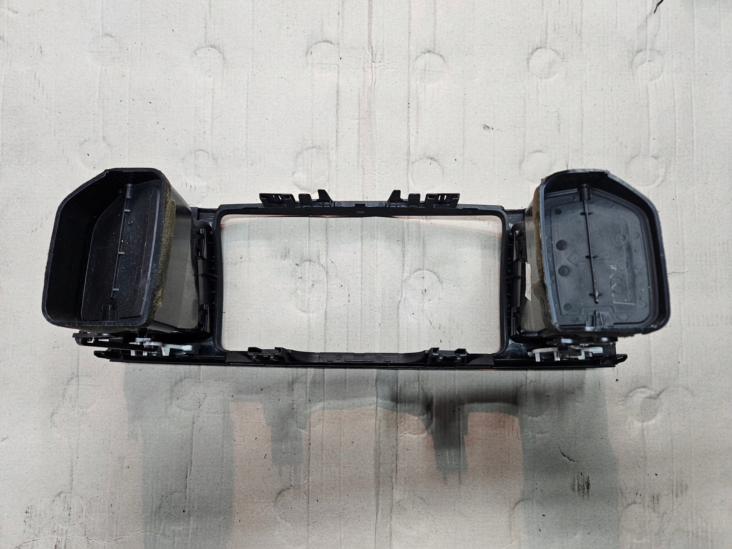 TOYOTA COROLLA E12 02-06 KRATKA NAWIEWU RAMKA RADIA Producent części Toyota OE