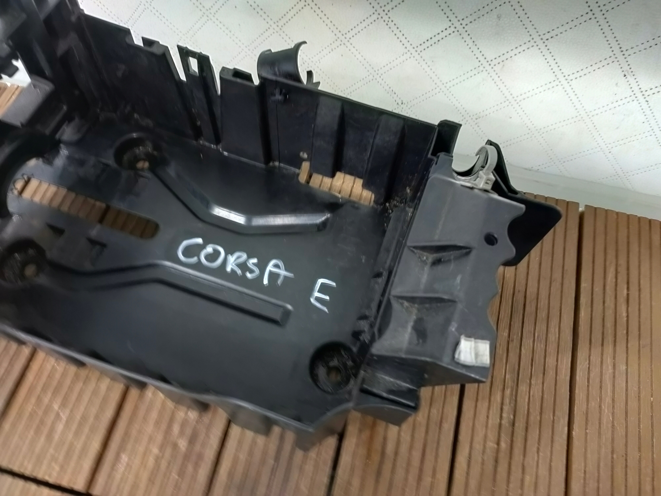 OPEL CORSA E 14-19 1.2 16V držač akumulatora 13498274 OE