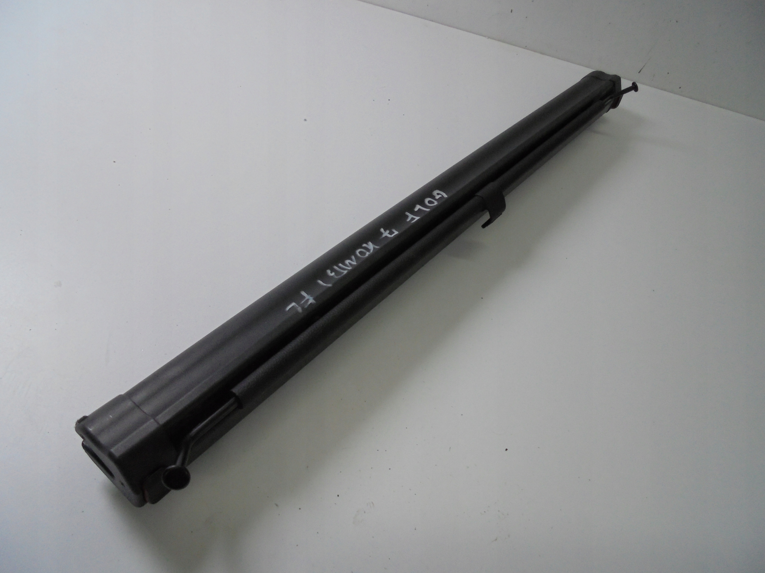 багажника volkswagen oe 5G9861691B