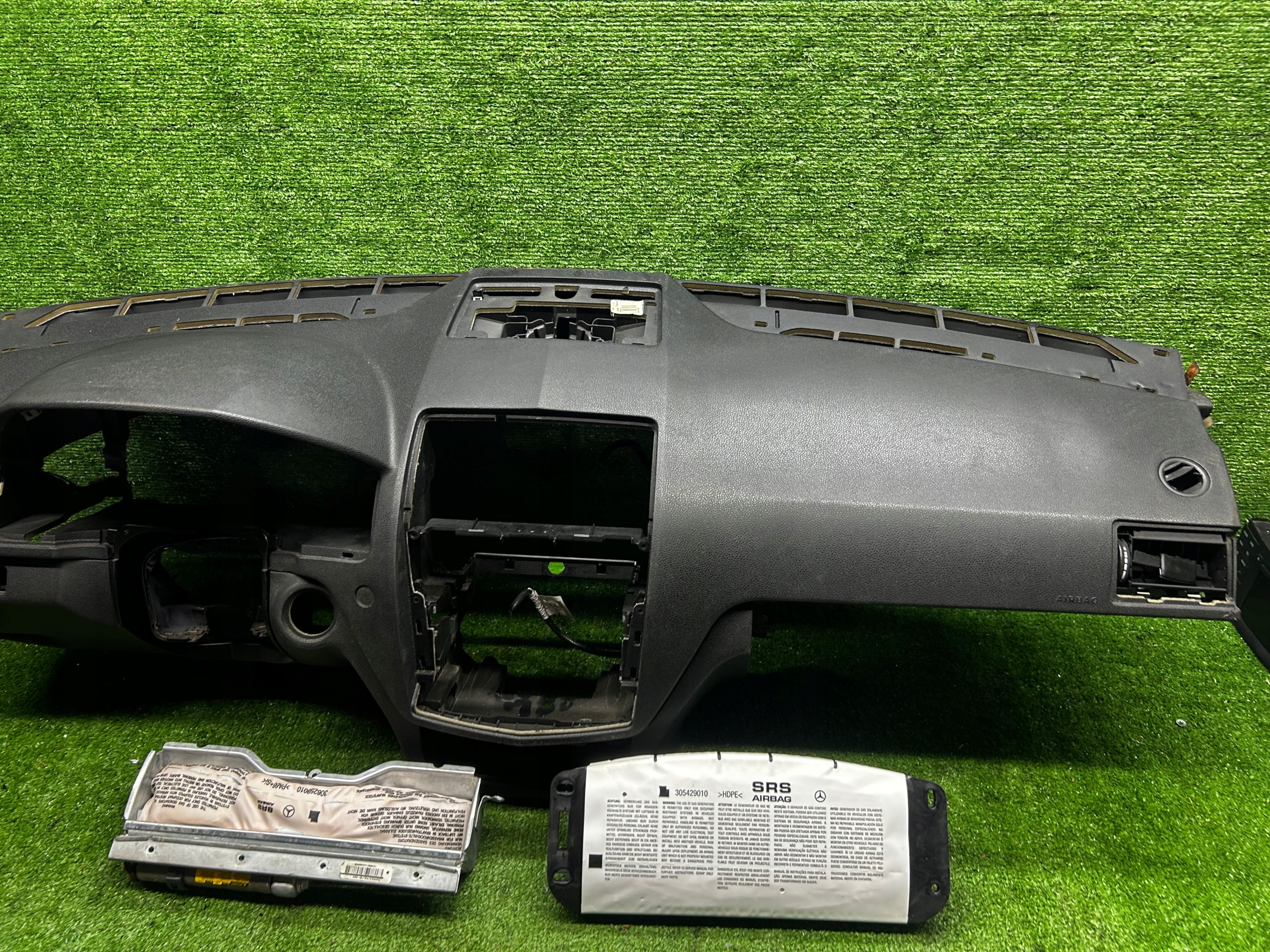 dashboard instrument panel console cockpit PULPIT MERCEDES W204 C KLASA original