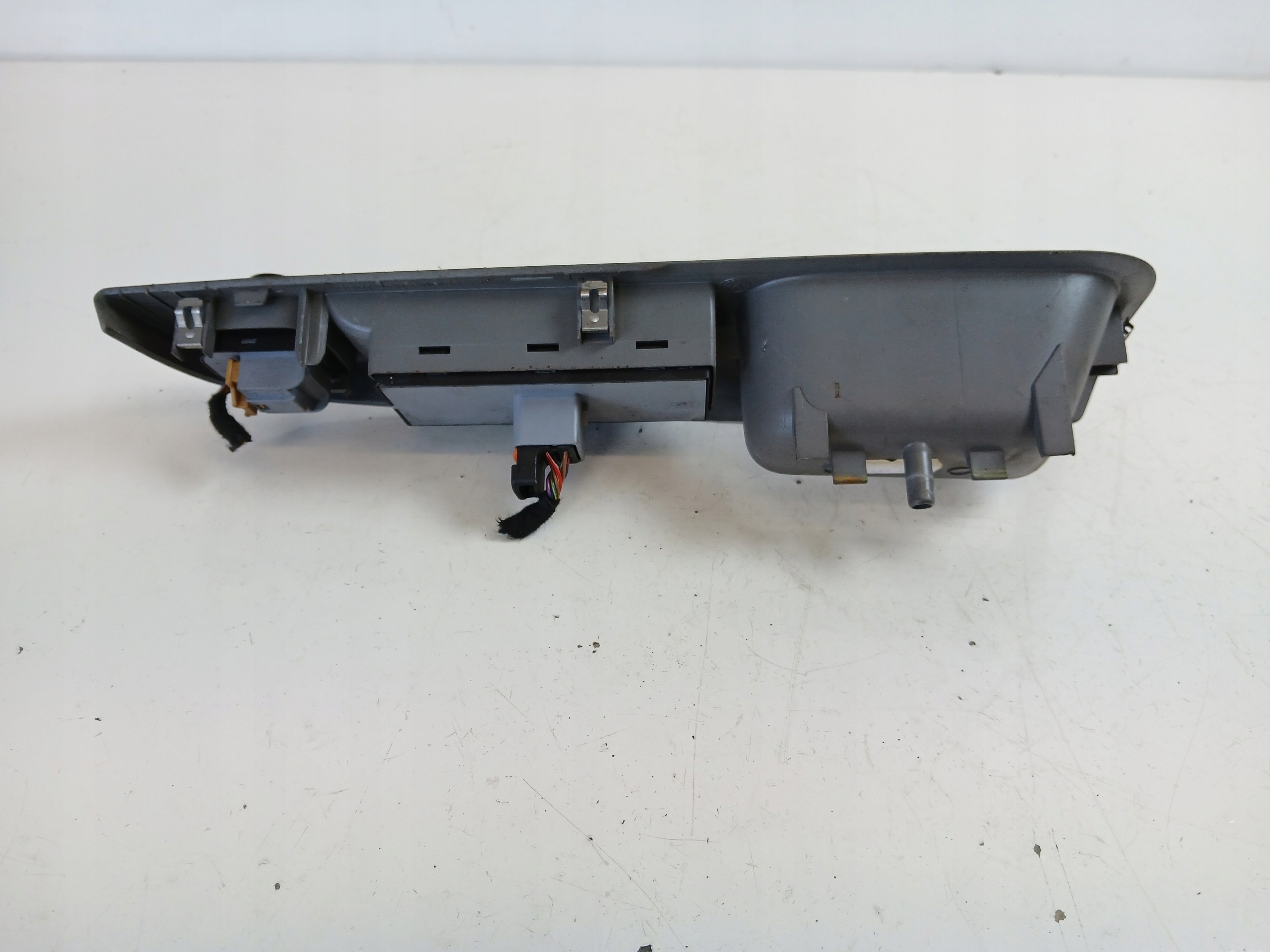 VW GOLF V PANEL okna levý předek 1K4959857