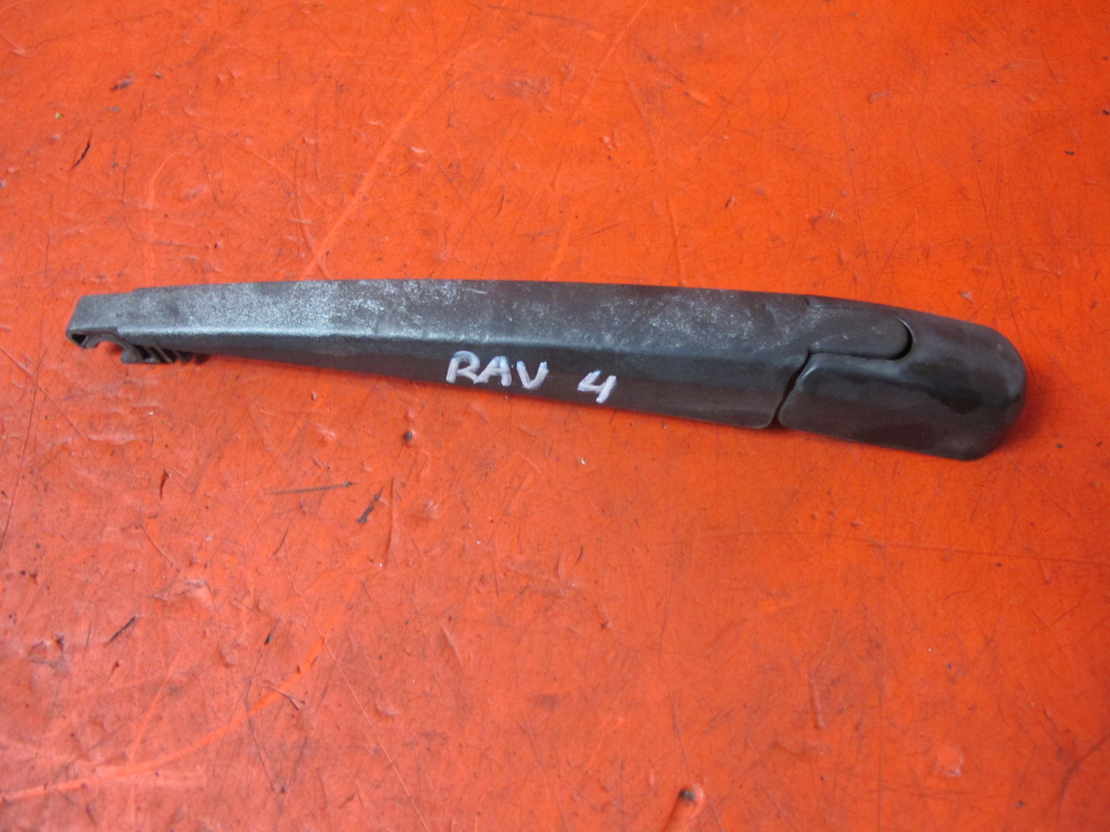 TOYOTA RAV4 II 2 00-05 WISCHERARM HECKKLAPPE HECK