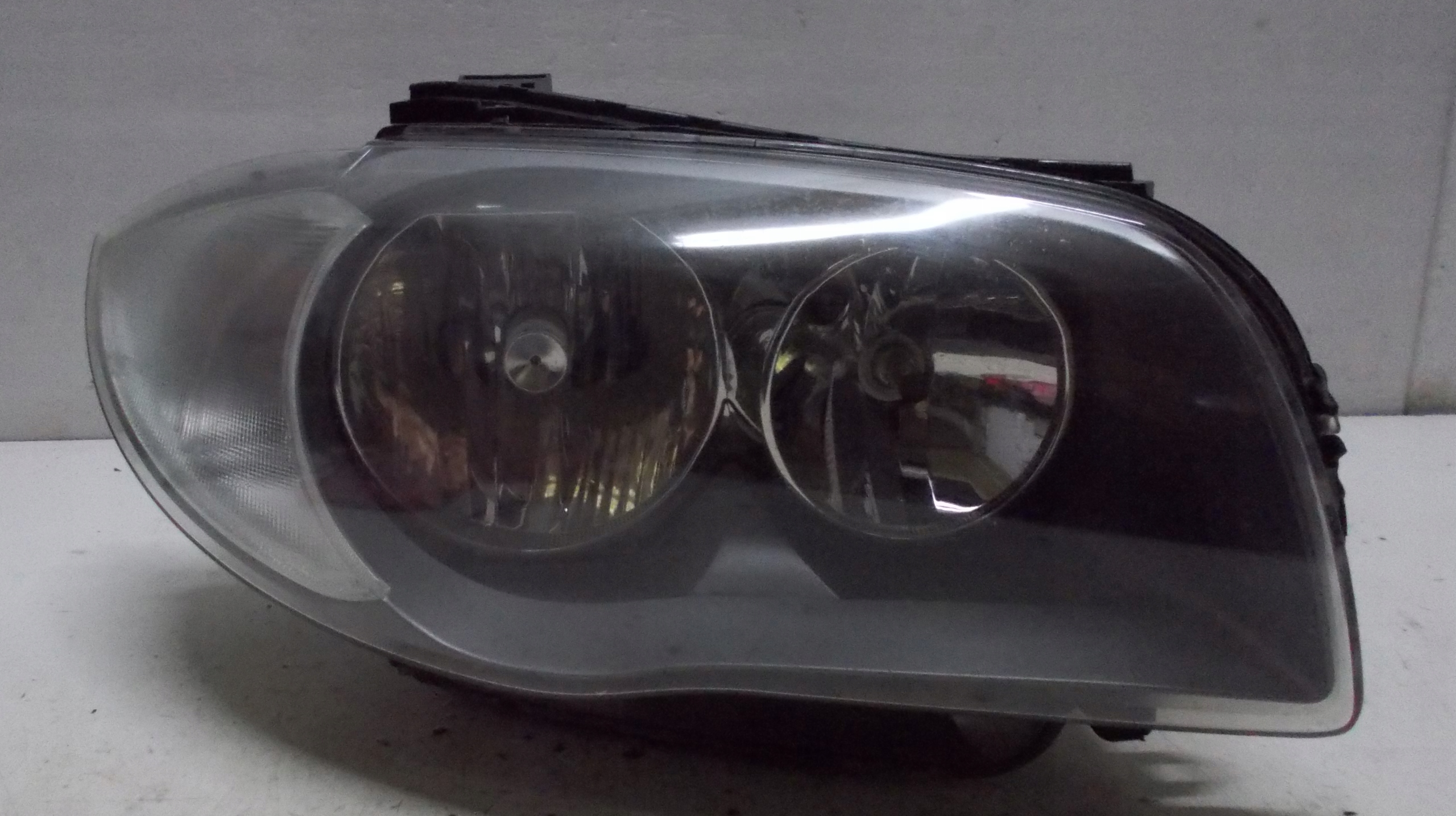 BMW E87 2.0 und 07R Licht rechts vorne EU