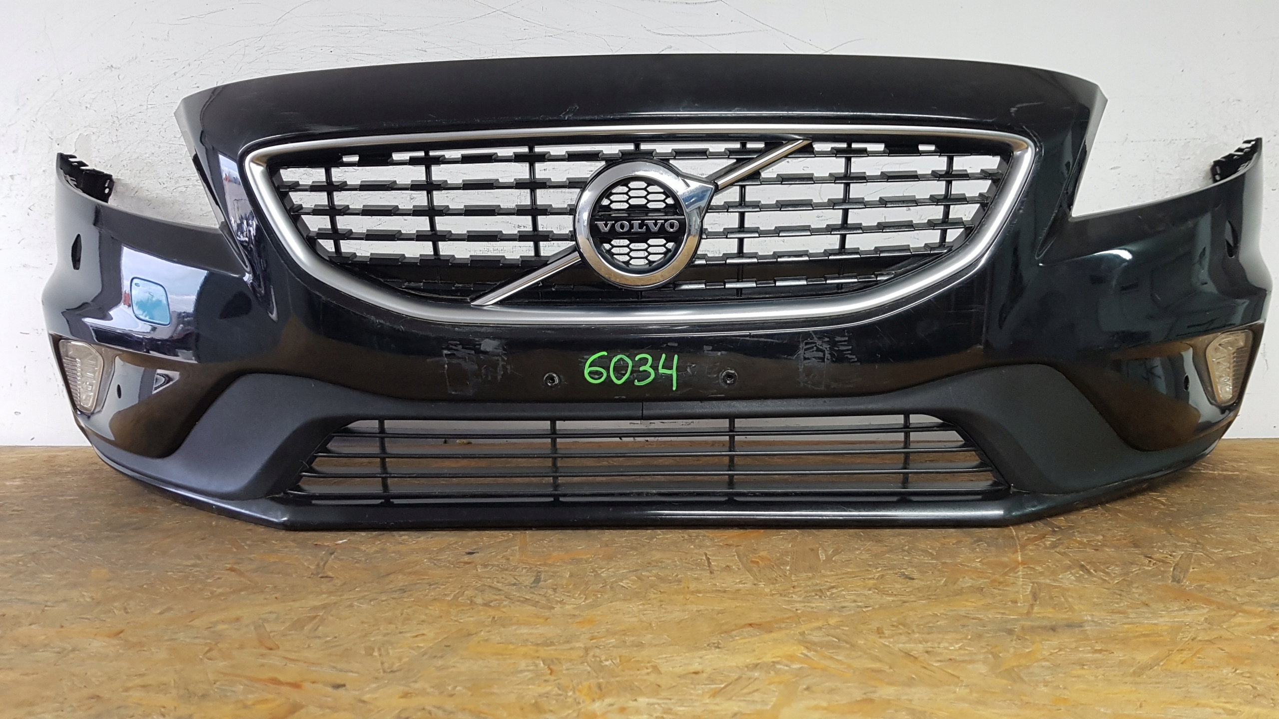 VOLVO V40 R design 2016 - lift bumper front 6034