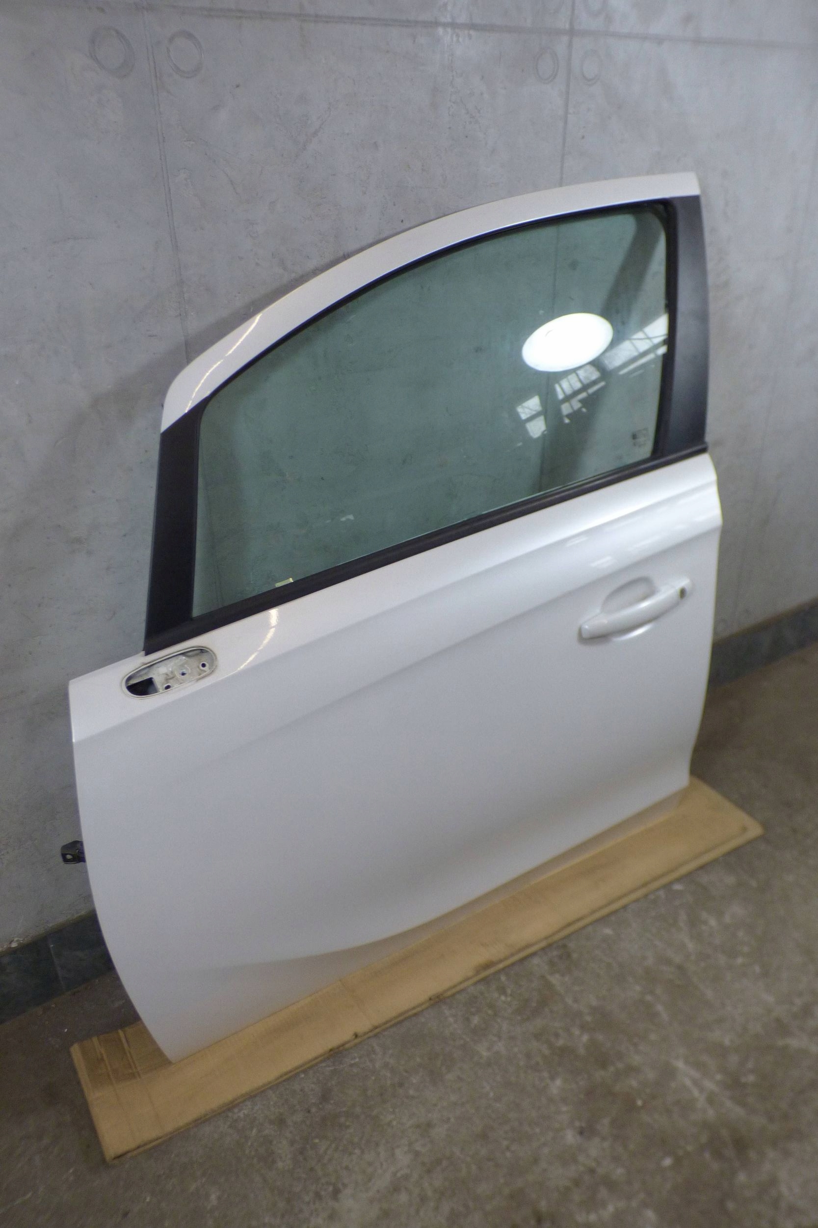 Opel Corsa E 5D door left front original LAKIER Z42A