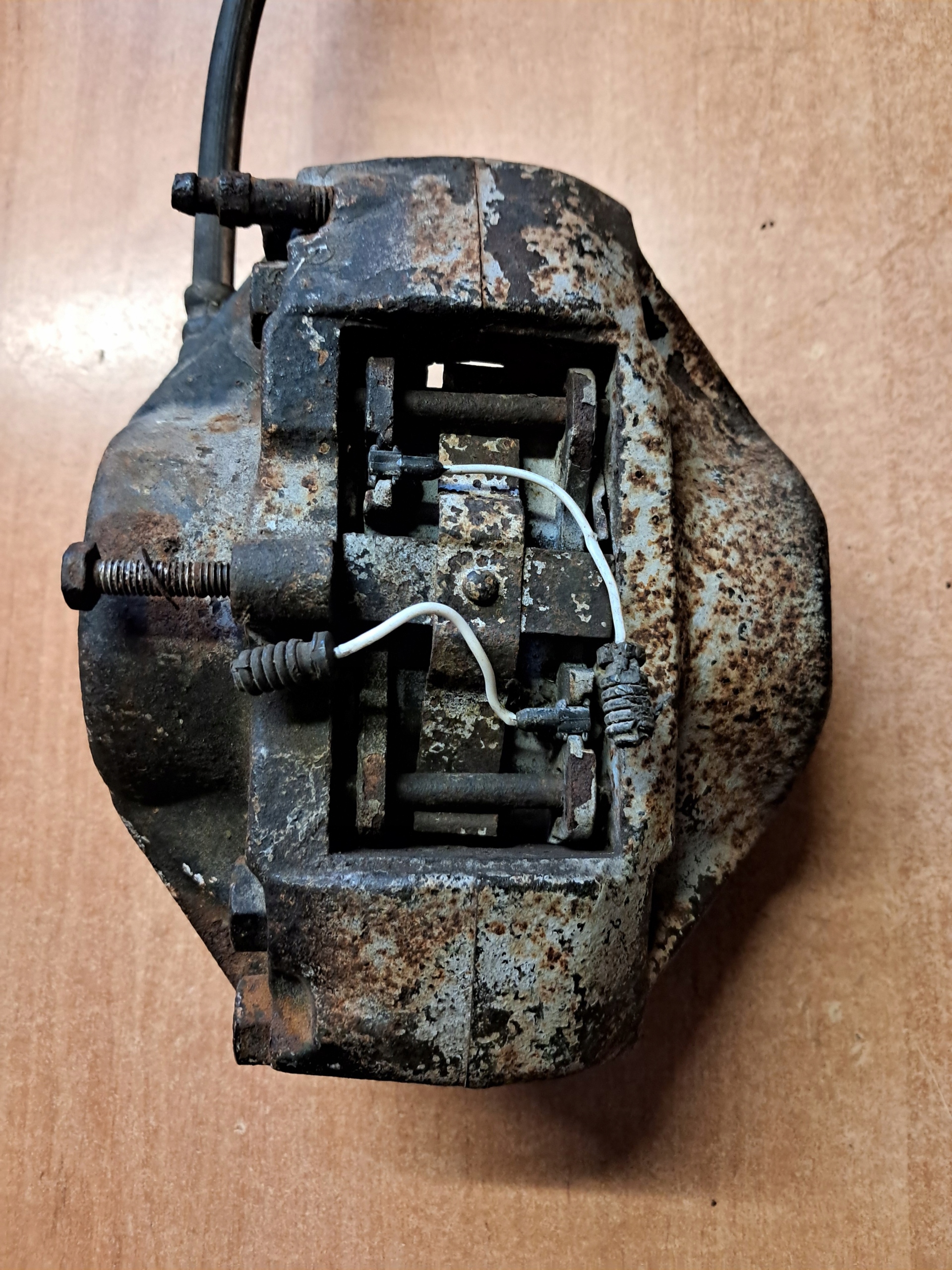 caliper brake front right MERCEDES W123 1234200283