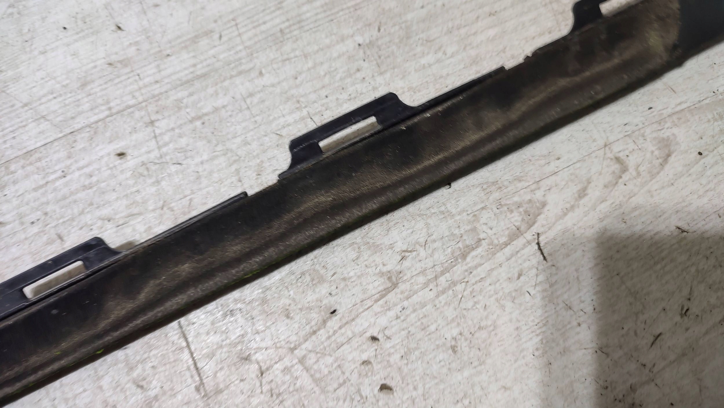 Peugeot 2008 and 2018 rear part side right gasket moulding windows
