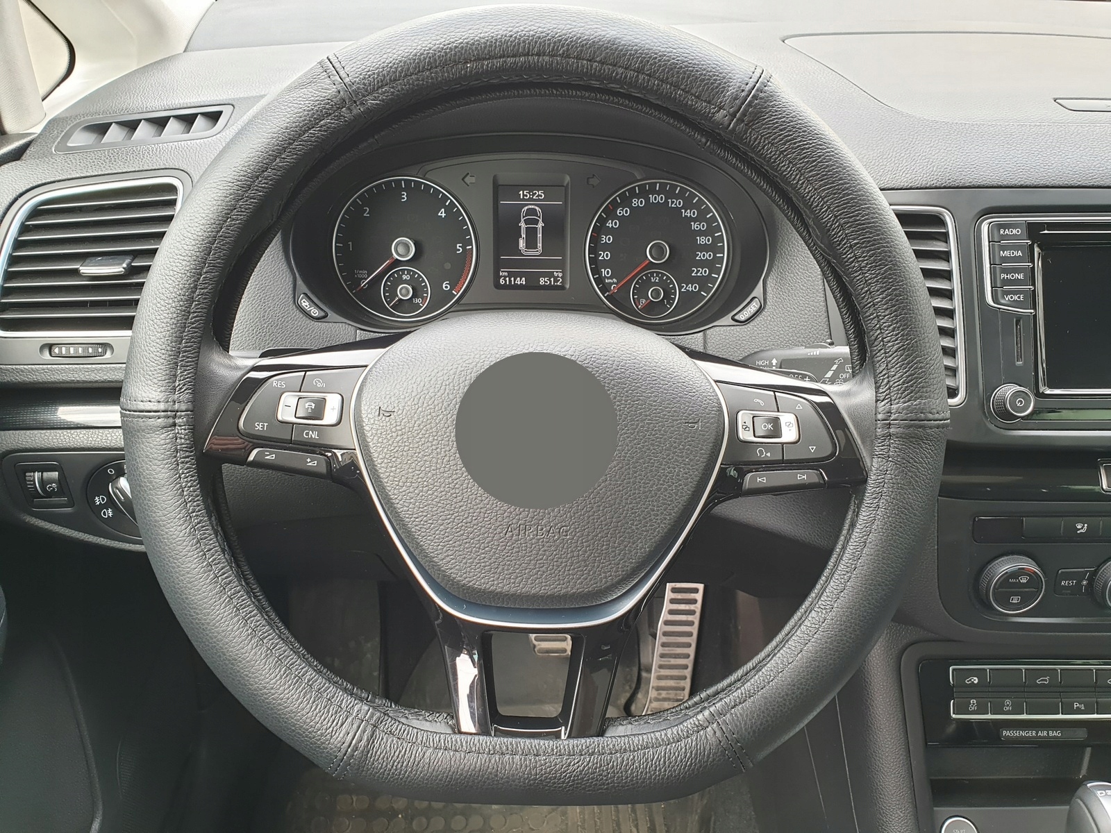 

Pokrowiec na kierownice Skóra Vw Jetta VI 13-20r