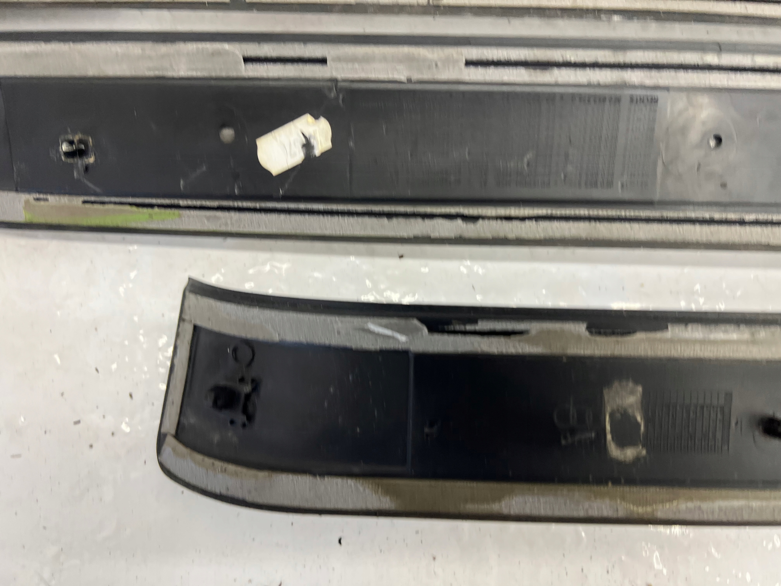 modanatura Coperture MINIGONNE AUDI A4 B7 AVANT 8E0853376A 4szt