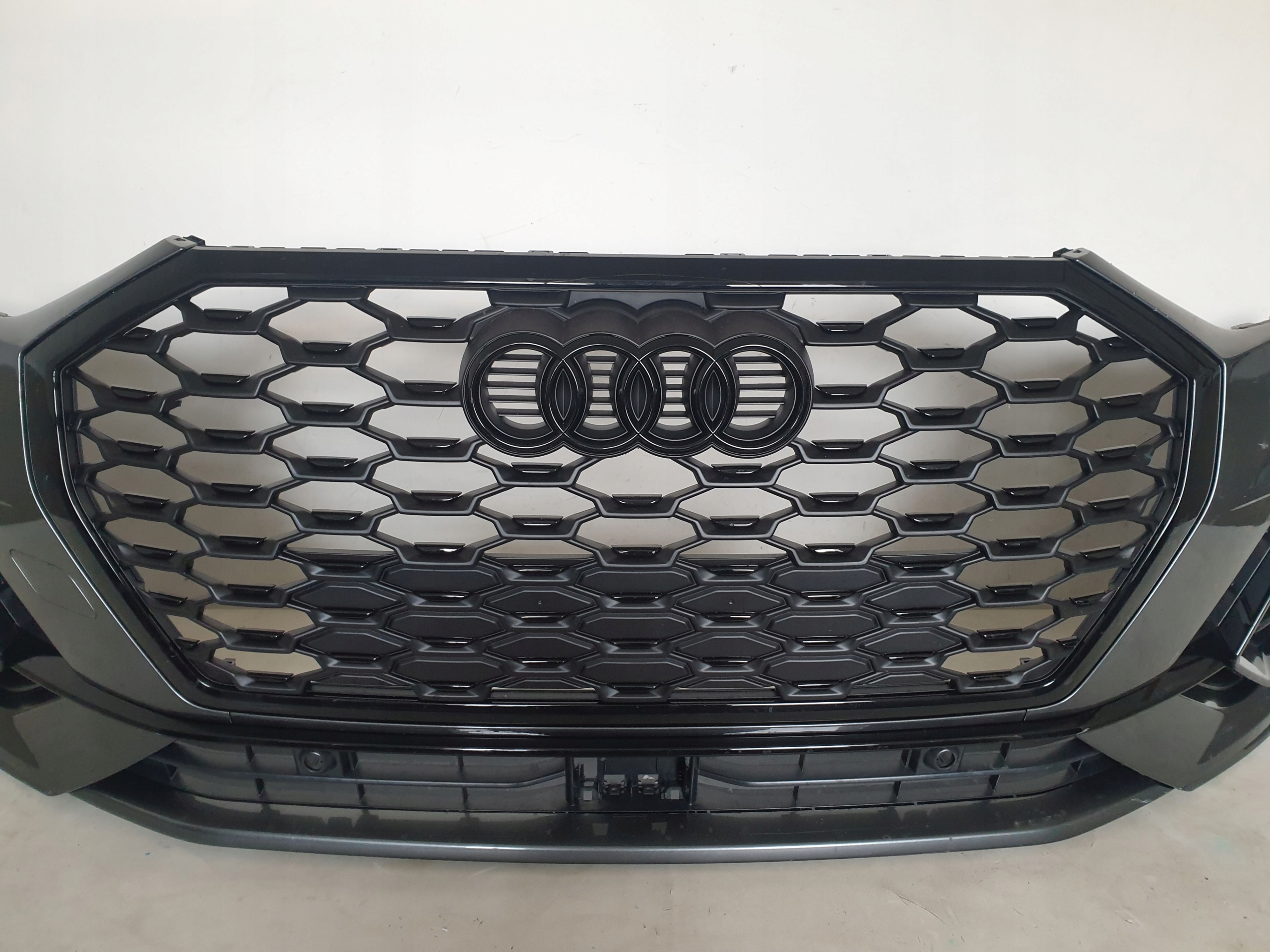 AUDI Q3 II 83A S-LINE 19-25 bumper front 4 x PDC washers