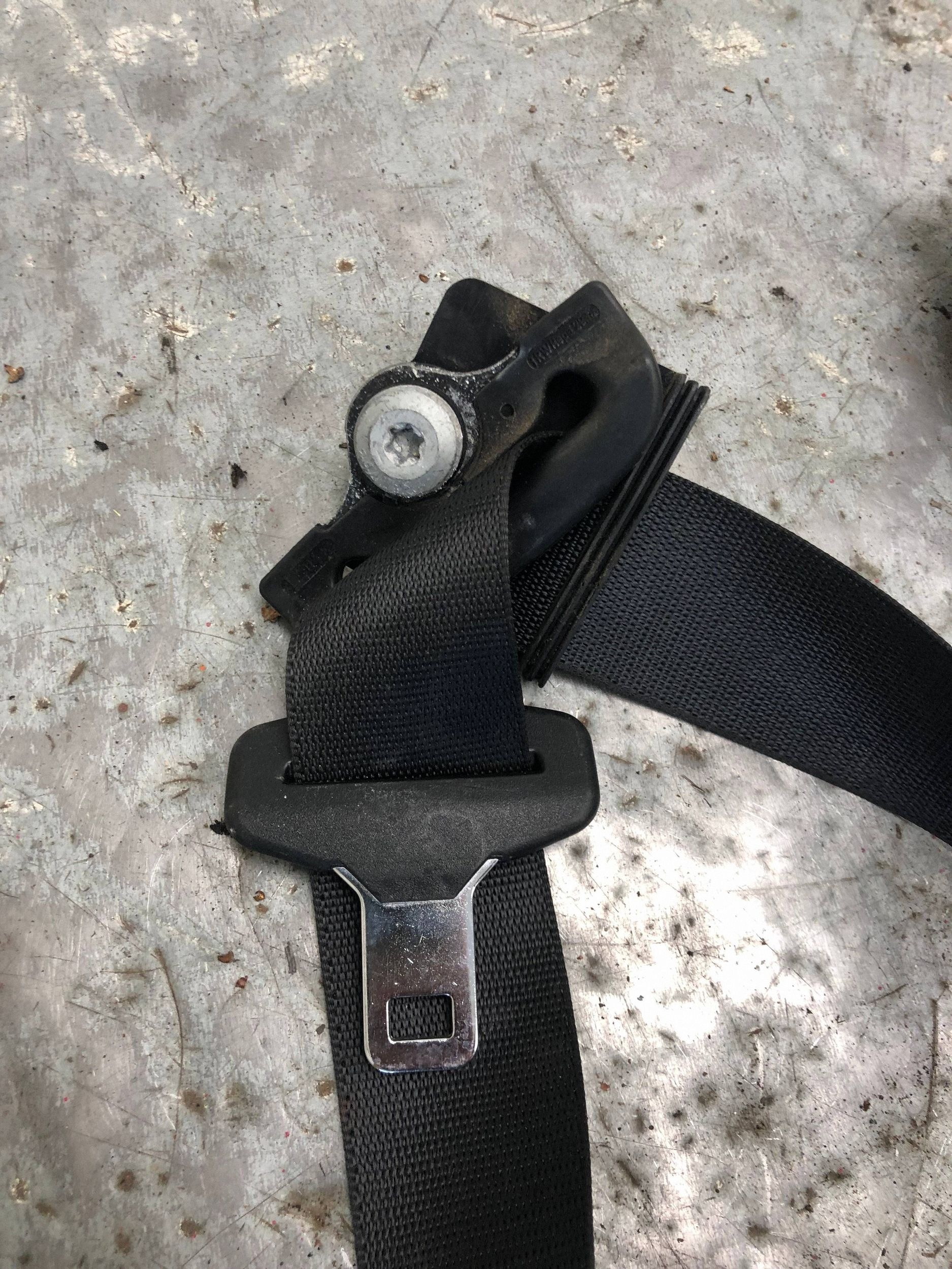 Gurten Sicherheits links heck MERCEDES ML W164 A1648602385