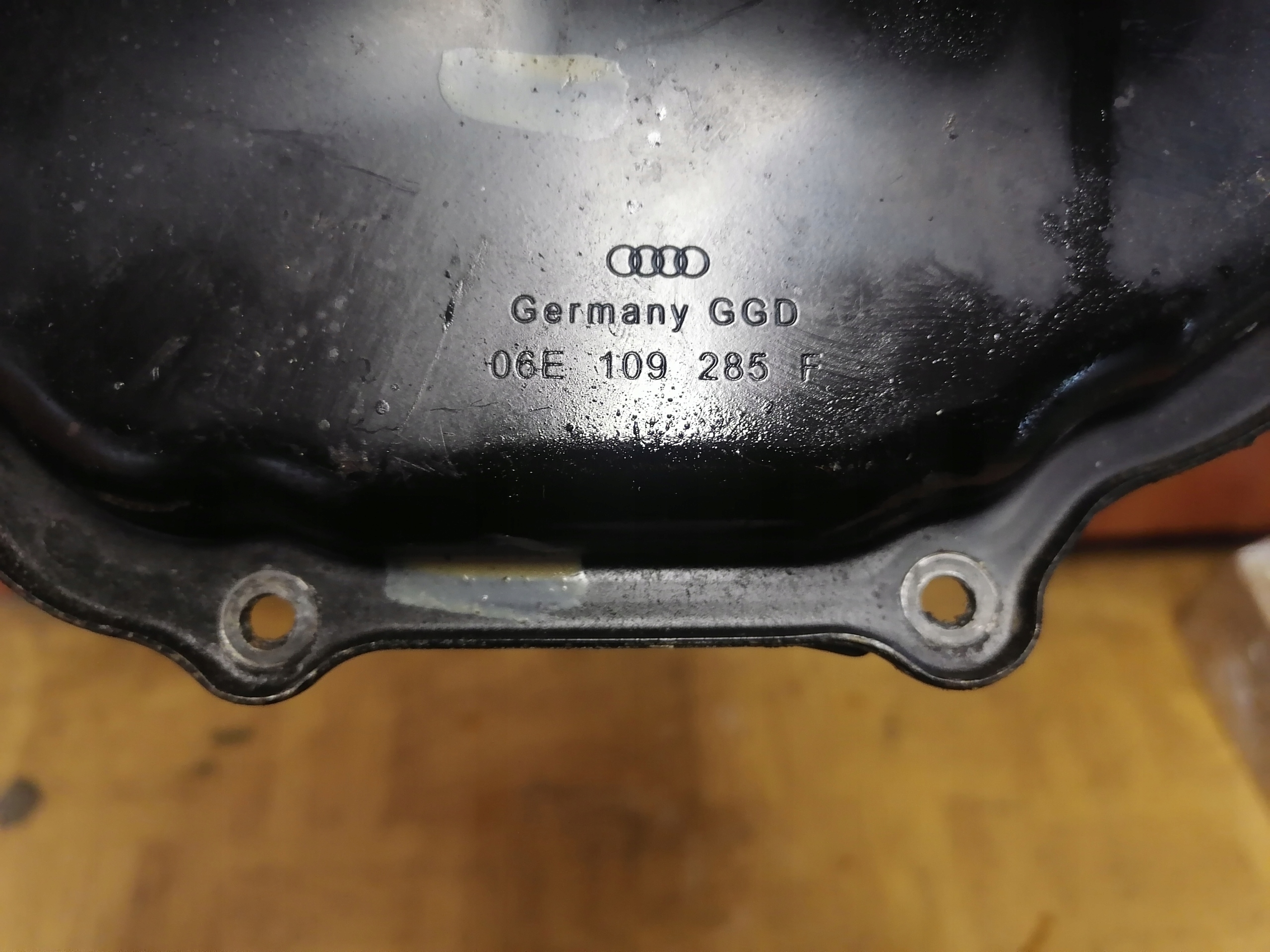 06E109285F Couverture tablier moteur de la distribution Boîte 3.2 FSI