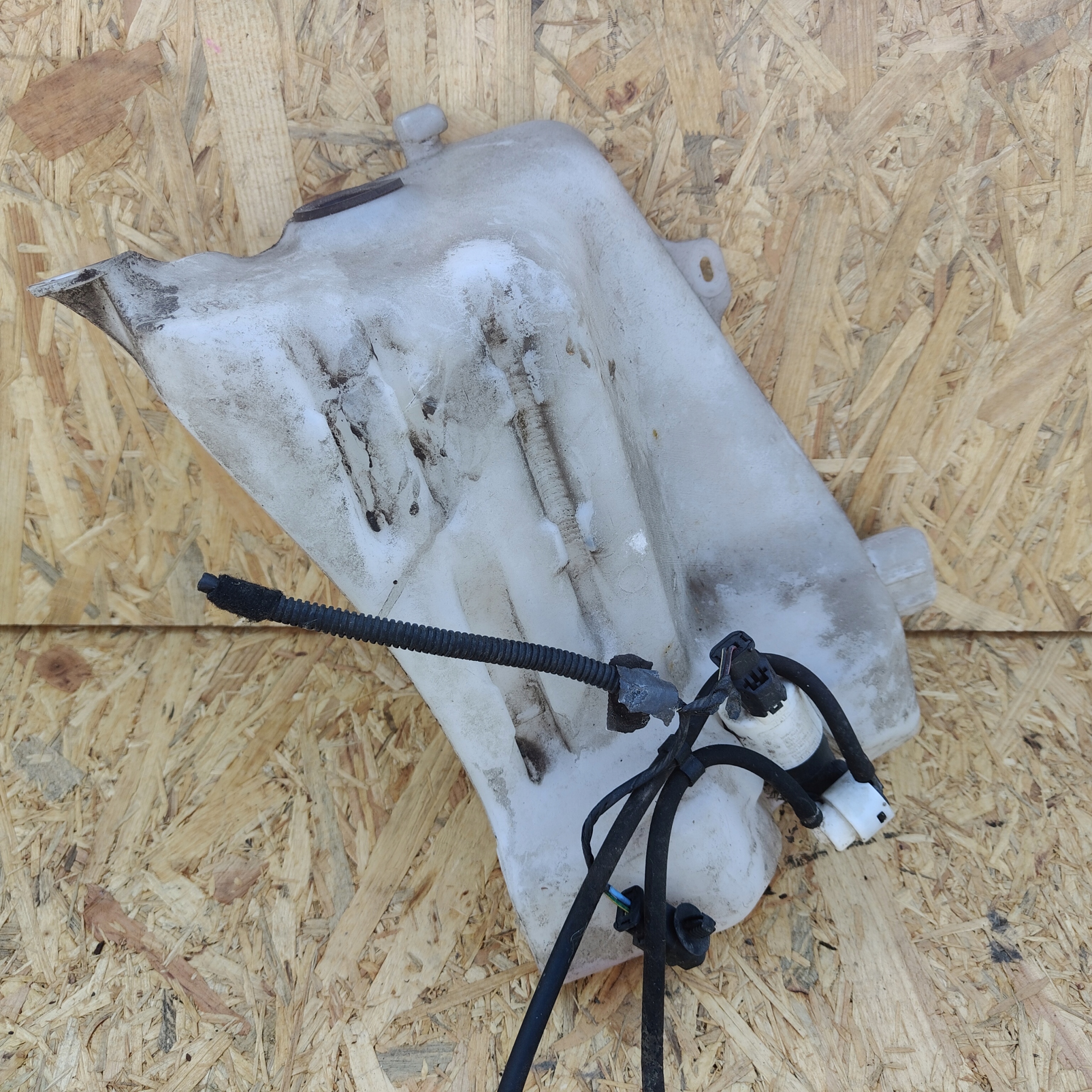 washer fluid tank CITROEN C4 II B7 DS4 and