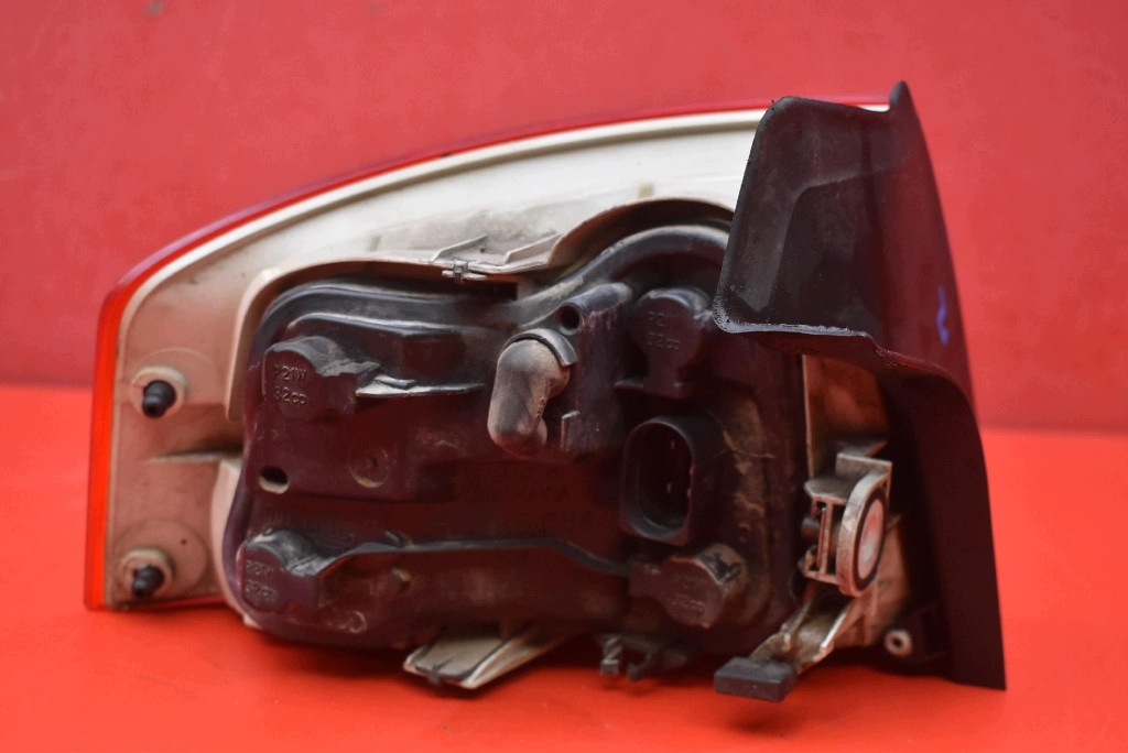 light right rear part rear 8E5945096 AUDI A4 B7 sedan 04-08