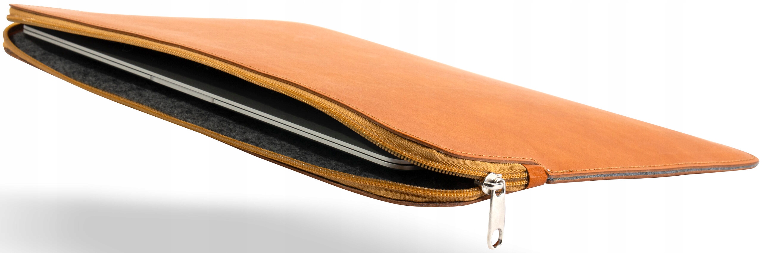 BALTAN Etui skórzane z zamkiem do MacBooka Pro 14" brązowe — 7