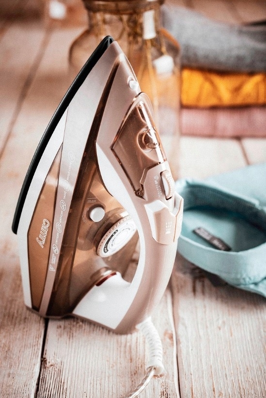 ŻELAZKO PAROWE STRAŻAK 3000W ANTI-CALC ANTI-DRIP Rodzaj stopy ceramiczna