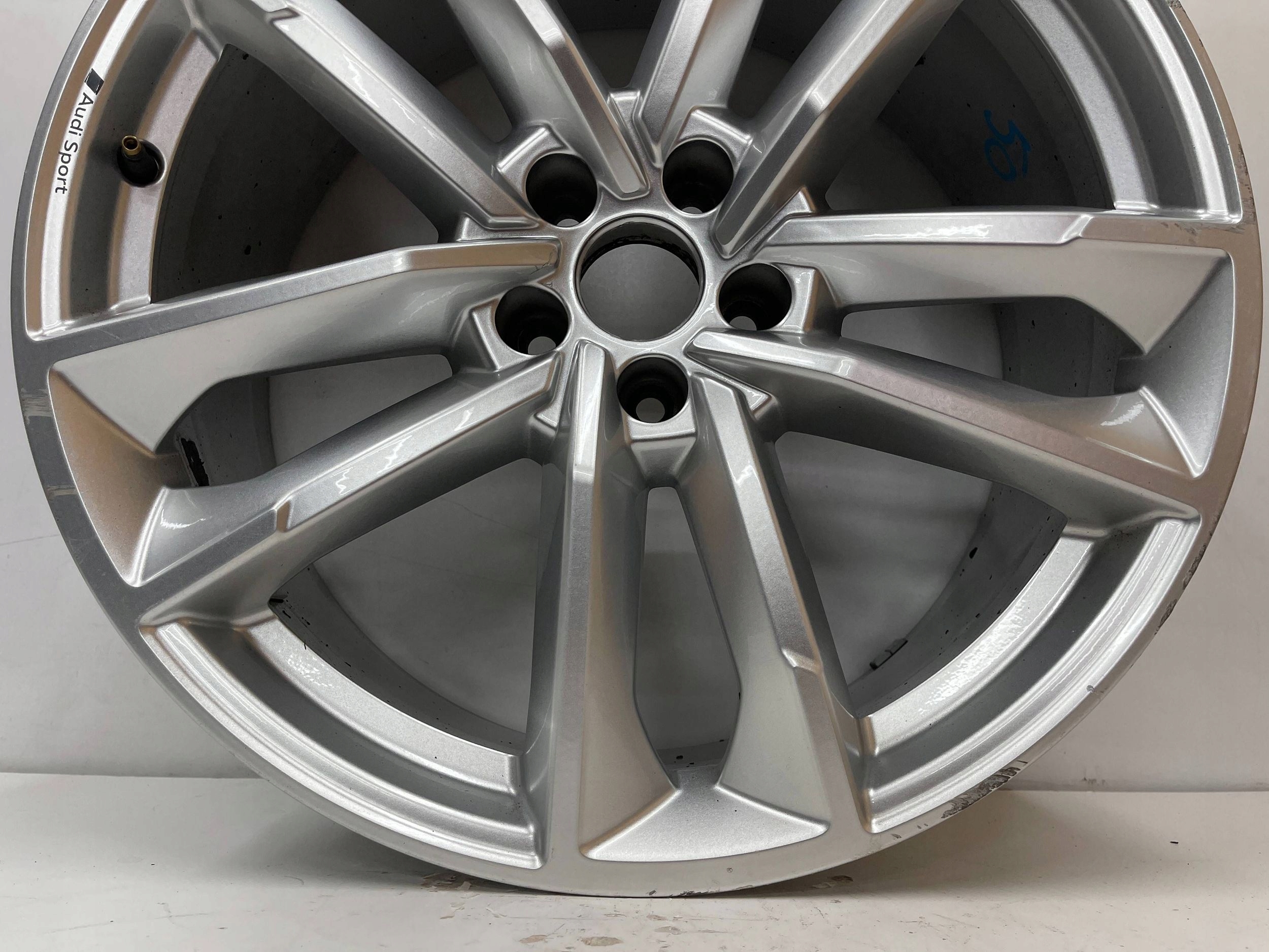 disk hliníkový Audi A7 A6 C8 4K8 8,5J X 20 ET30 4K8601025M